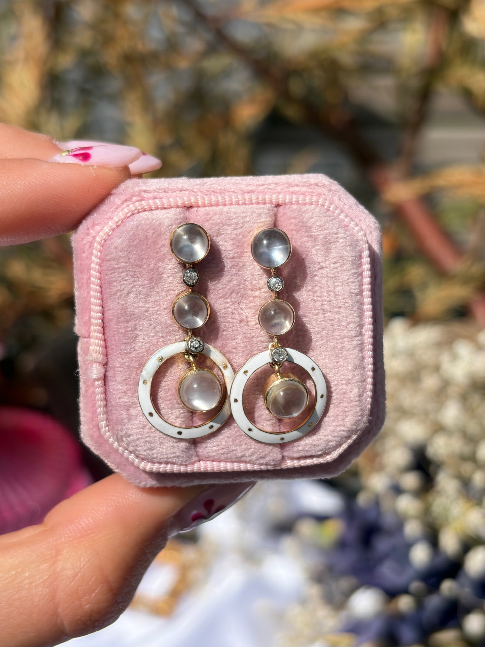 ANTIQUE MOONSTONE, DIAMOND AND ENAMEL DROP EARRINGS IN GOLD - 2