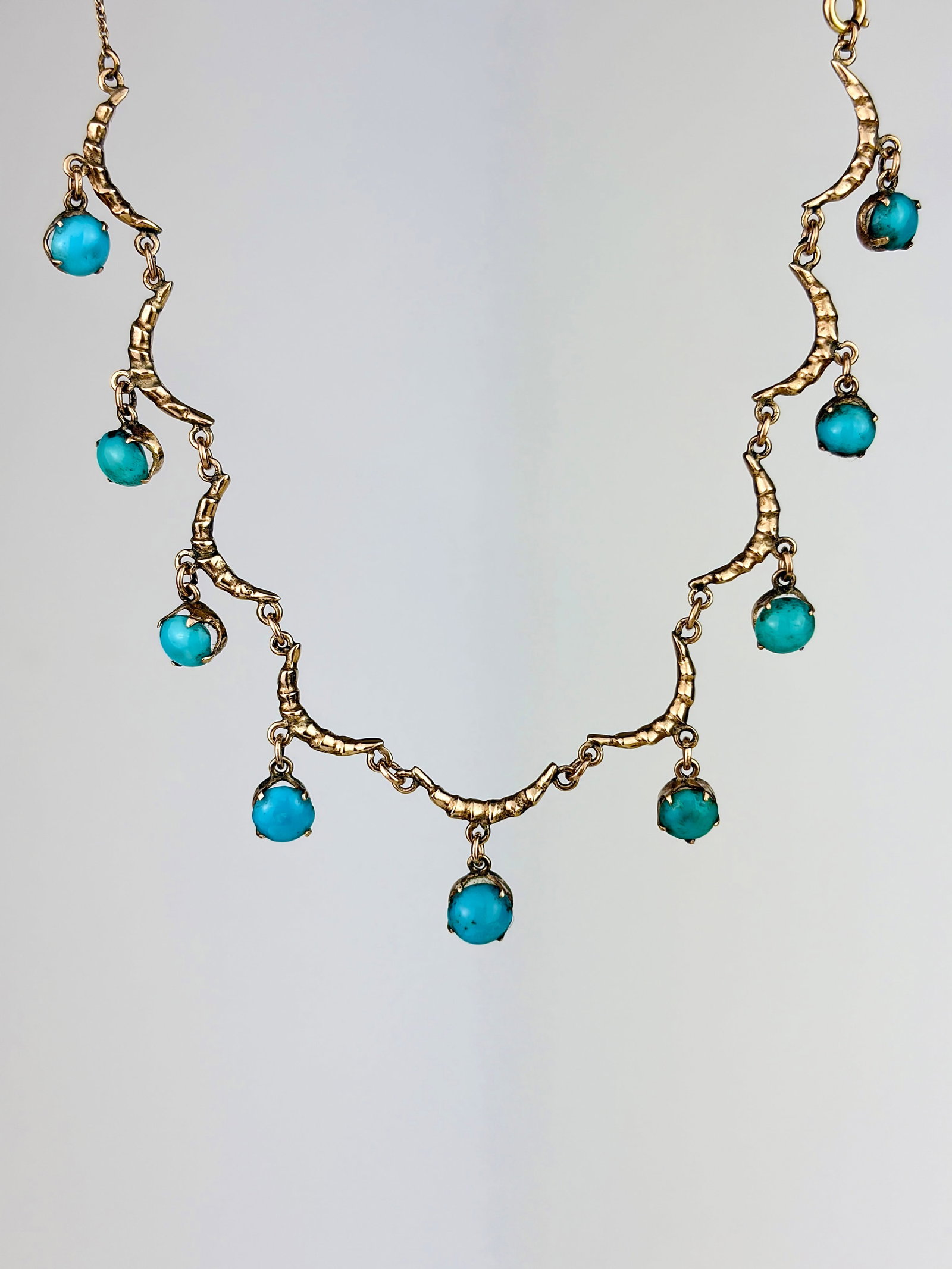 ANTIQUE 9CT GOLD TURQUOISE DROP NECKLACE: ANTIQUE 9CT GOLD TURQUOISE DROP NECKLACE A beautifully shaped necklace!