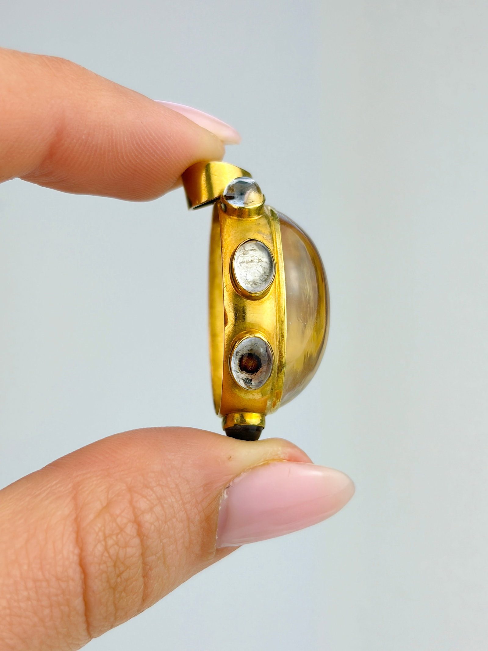 ANTIQUE 18CT YELLOW GOLD ROCK CRYSTAL POOL OF LIGHT PENDANT WITH HALO DETAILS - 4