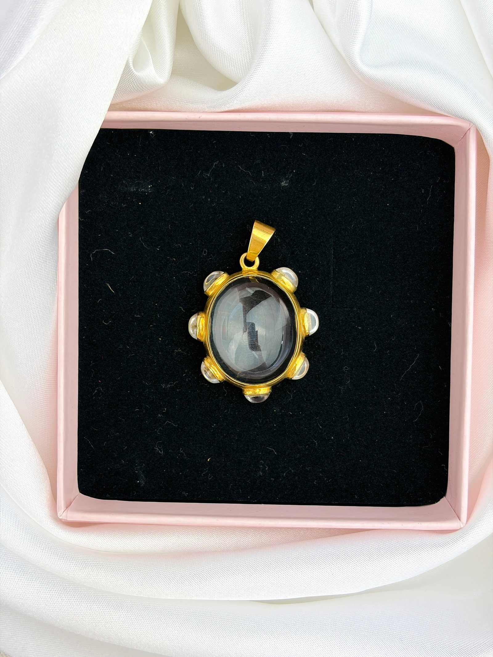 ANTIQUE 18CT YELLOW GOLD ROCK CRYSTAL POOL OF LIGHT PENDANT WITH HALO DETAILS - 6