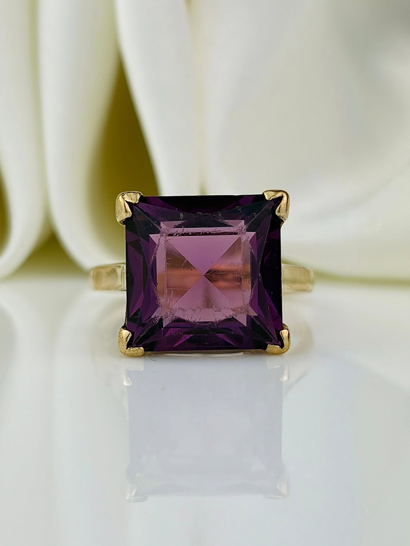 vintage 9ct gold amethyst cocktail ring (1 of 9)