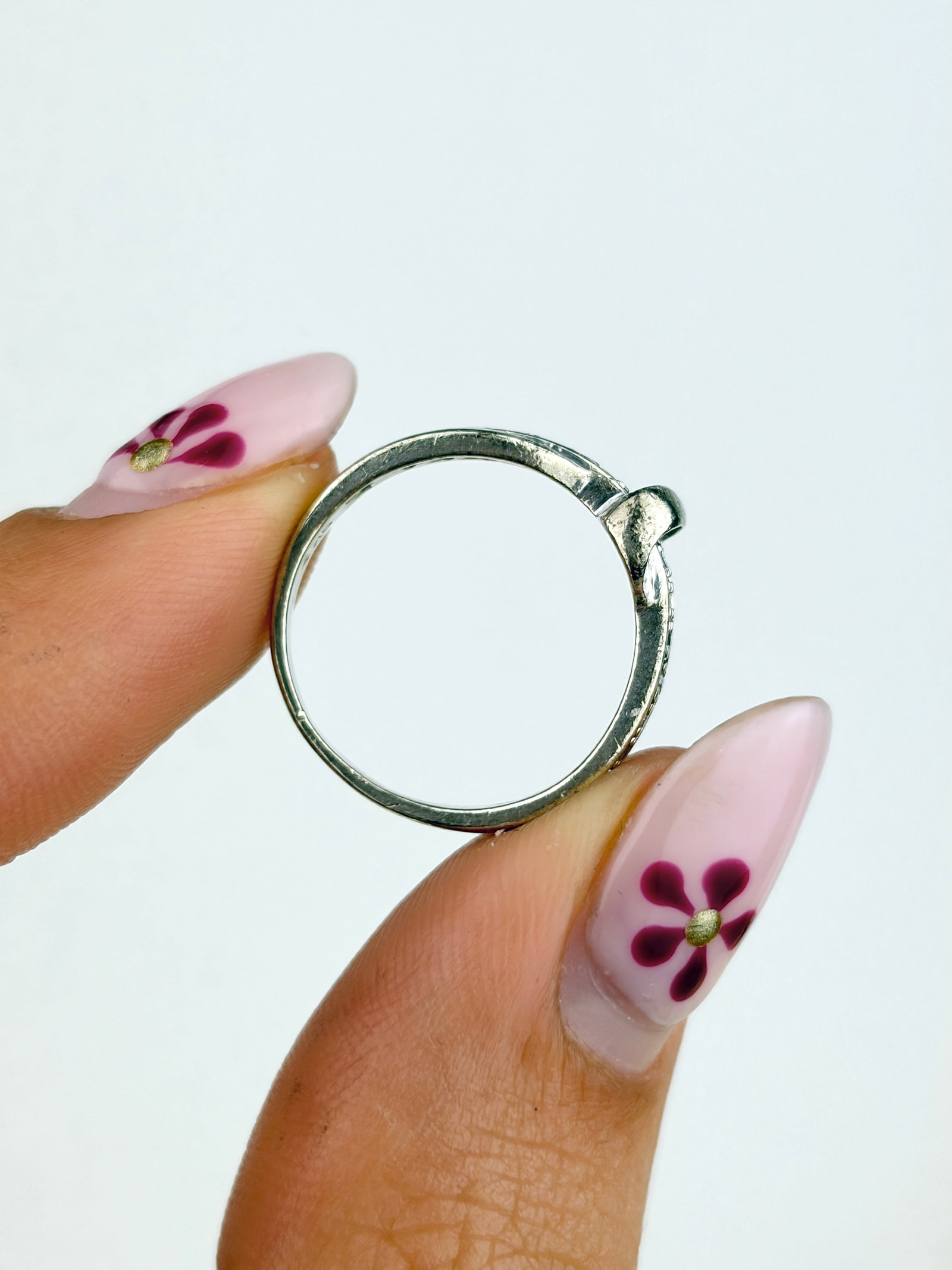 VINTAGE 9CT WHITE GOLD DIAMOND KNOT TWIST RING - 6