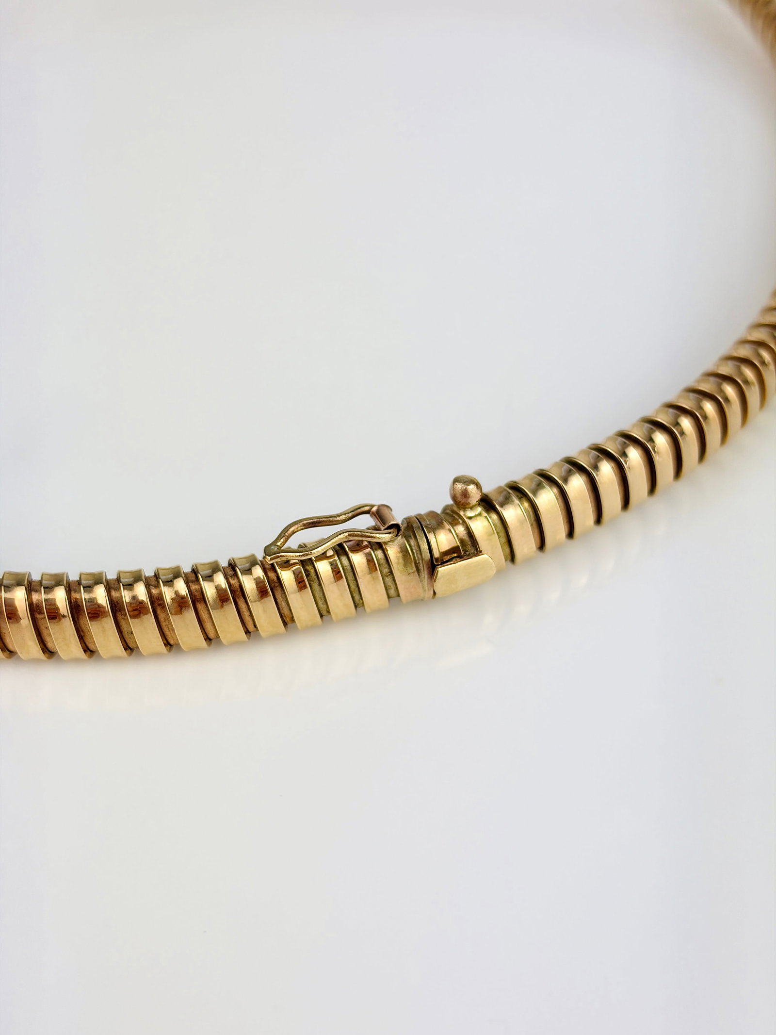 VINTAGE 9CT YELLOW GOLD SNAKE GAS PIPE NECKLACE WITH EMERALD EYES AND RUBY HEAD - 8