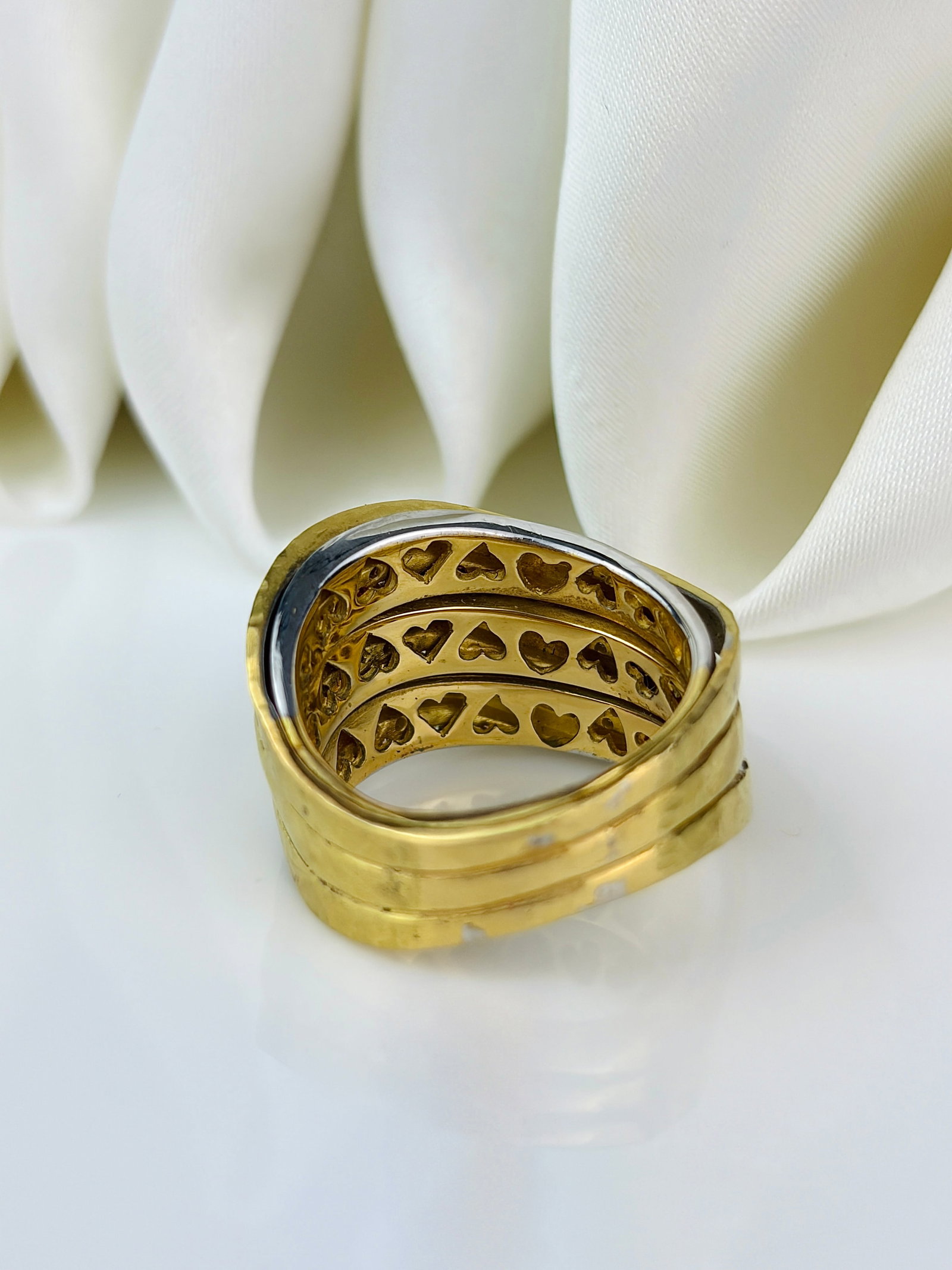 heavy Modern Style 18ct White Gold and Yellow Gold multi row Diamond band Ring - 3