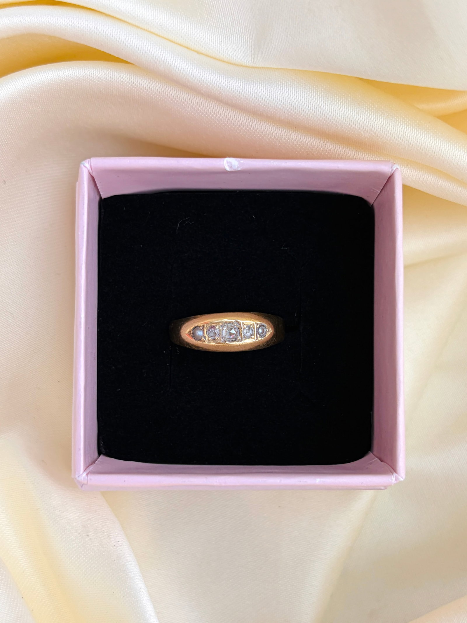 Victorian C.1894 Diamond and Pearl 5 Stone Ring in 18ct Yellow Gold - 8