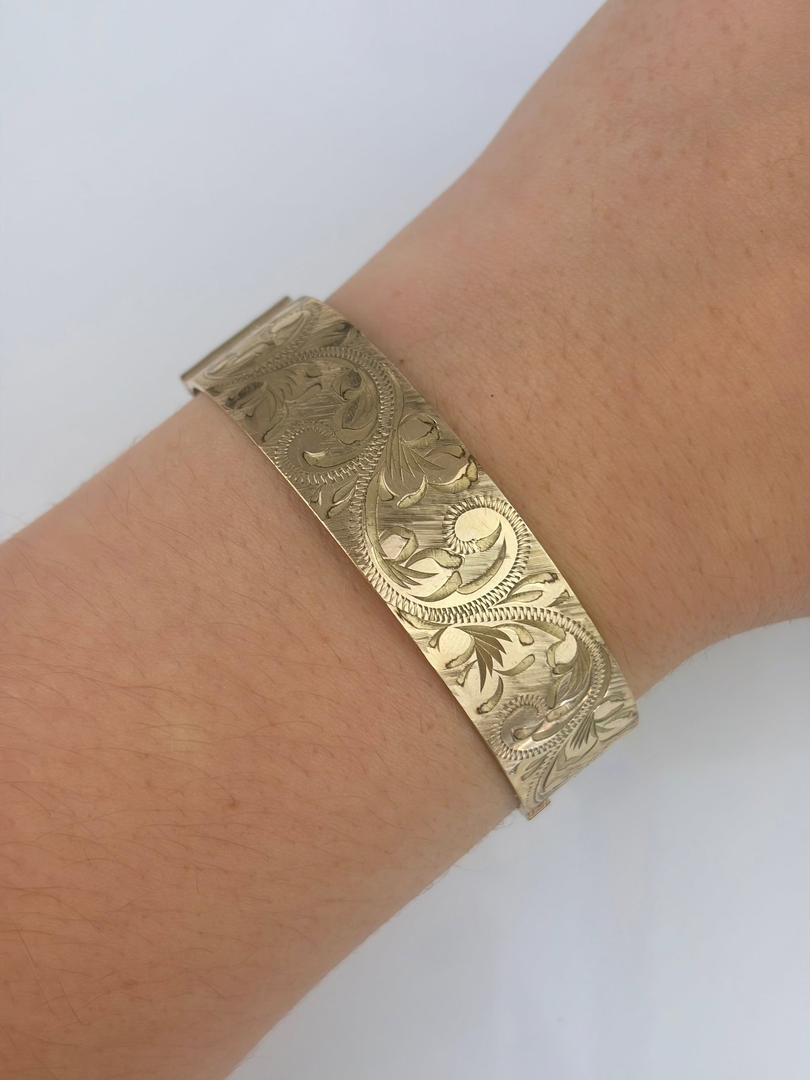 VINTAGE 9CT ROLLED GOLD SWIRL BANGLE BRACELET - 3