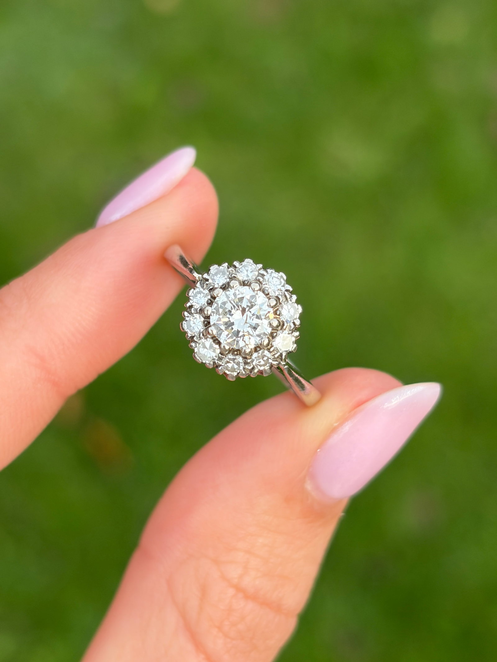 1.25CT Art Deco Diamond and 18 Carat White Gold Cluster Ring - 10