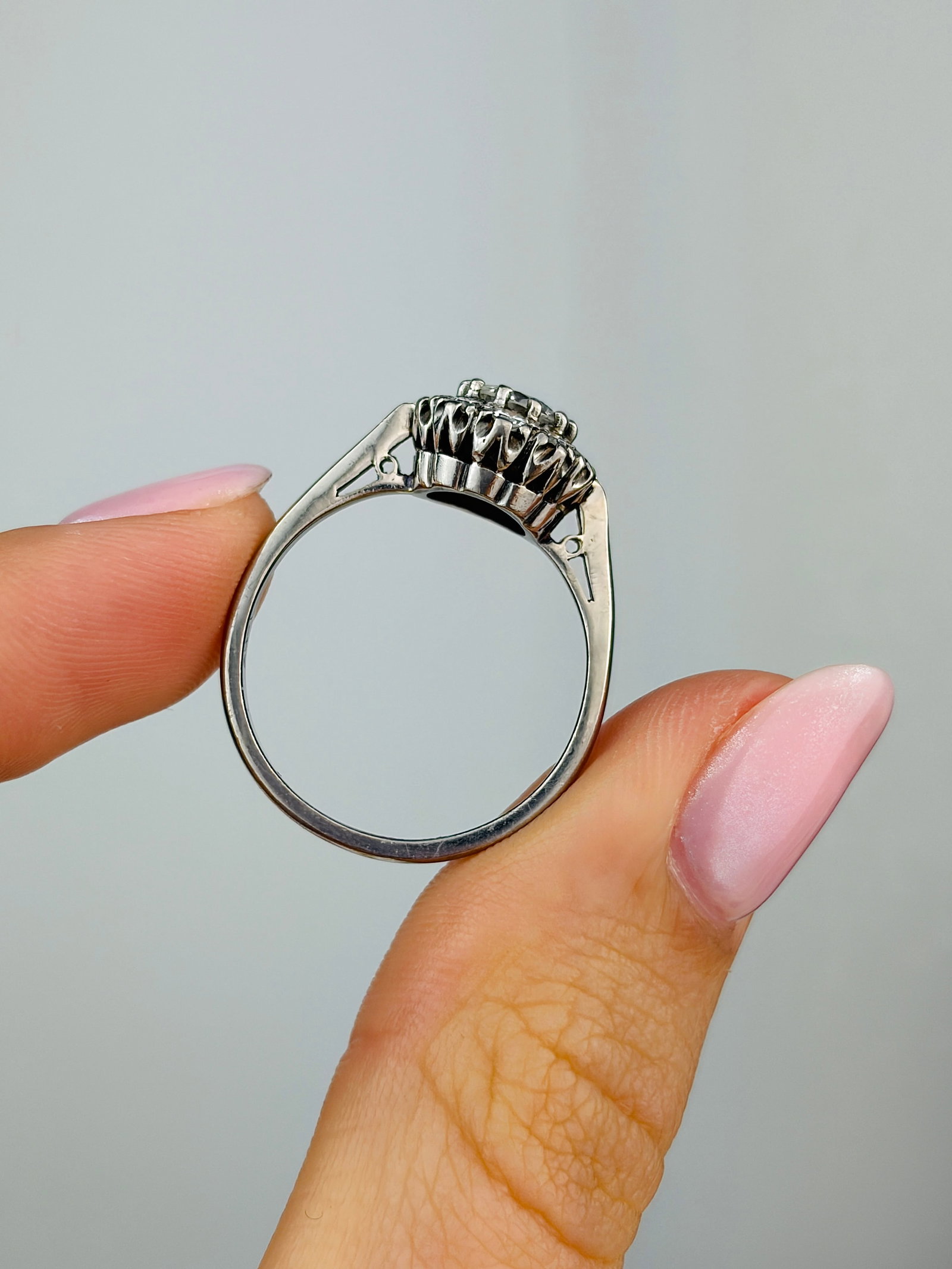 1.25CT Art Deco Diamond and 18 Carat White Gold Cluster Ring - 6