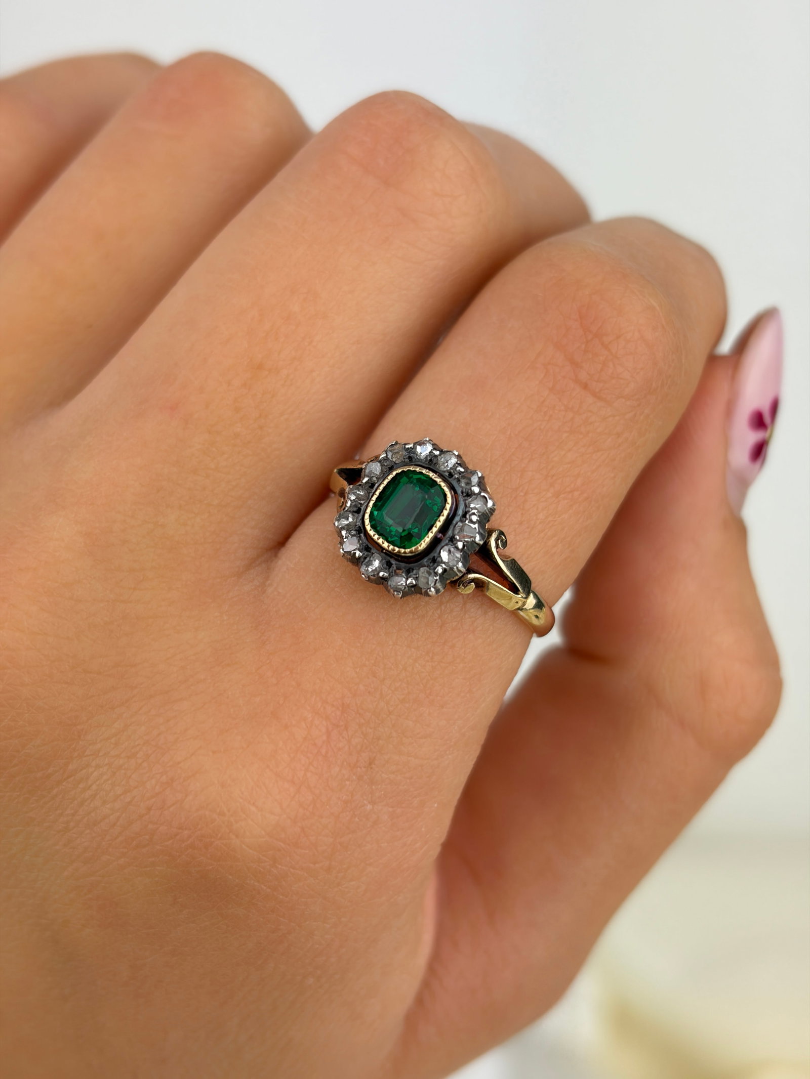 GEORGIAN ERA 18CT GOLD ROSE CUT DIAMOND AND EMERALD CLUSTER RING - 7