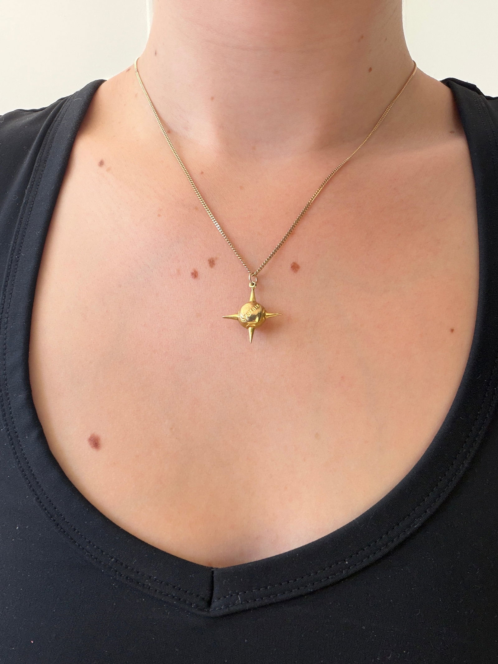 9CT GOLD SPUTNIK CHARM/PENDANT - 2