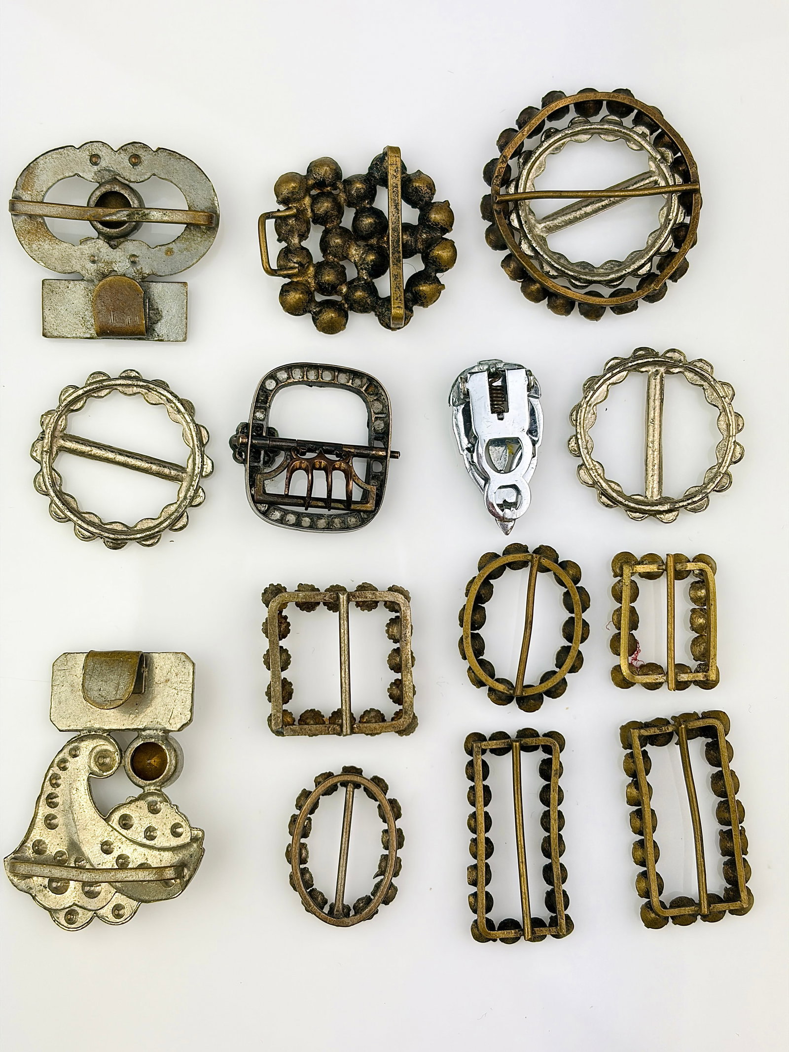 antique mixed lot paste clips etc - 2