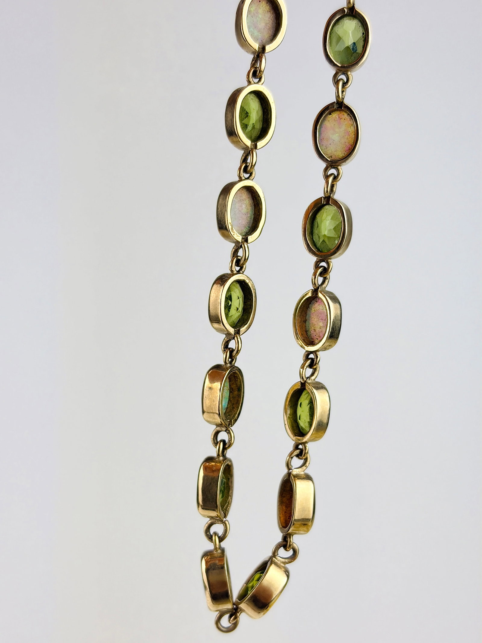 VINTAGE 9CT YELLOW GOLD OPAL AND PERIDOT BRACELET - 4