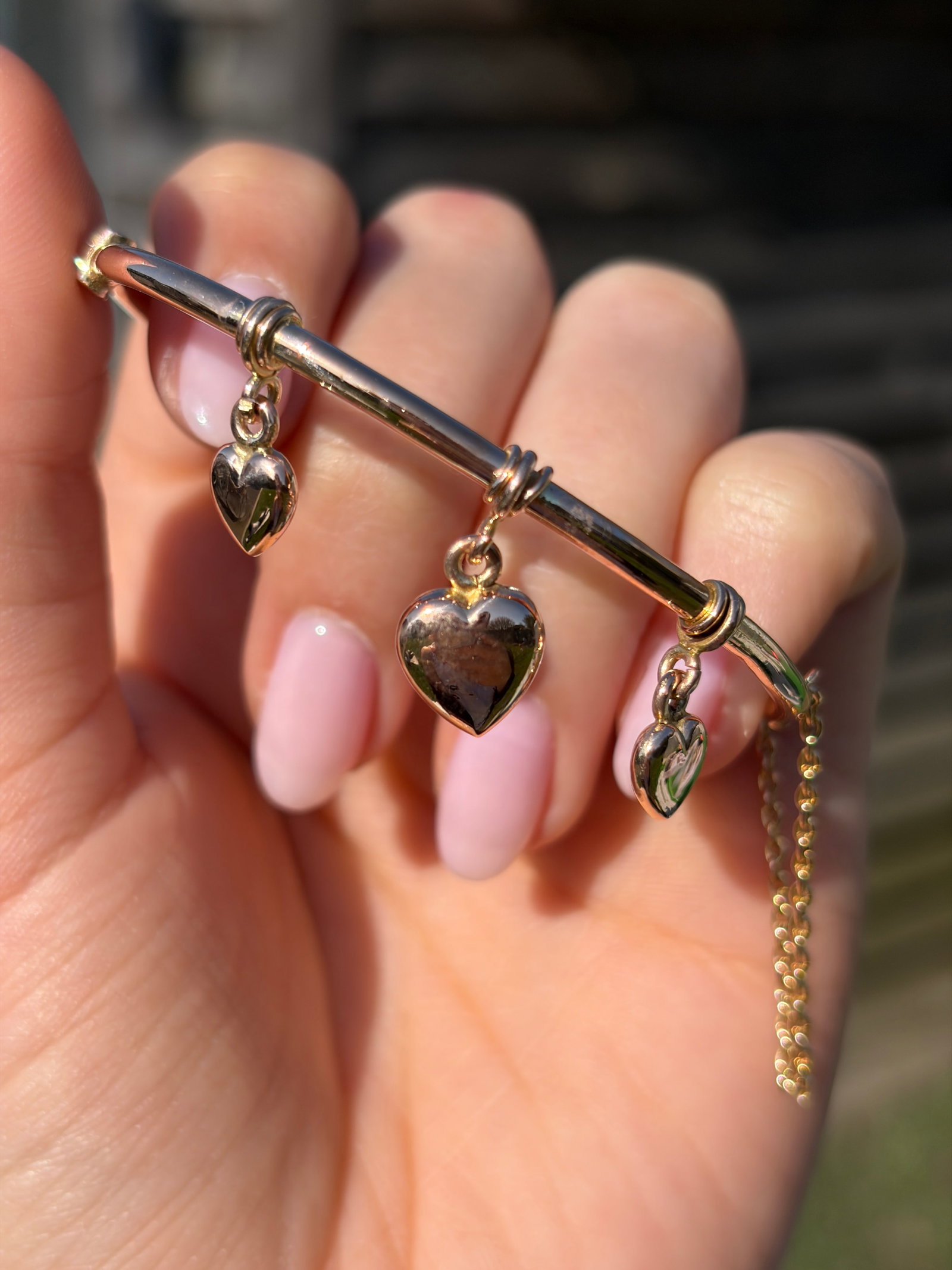 ANTIQUE 9CT GOLD HEART CHARM BANGLE BRACELET - 3