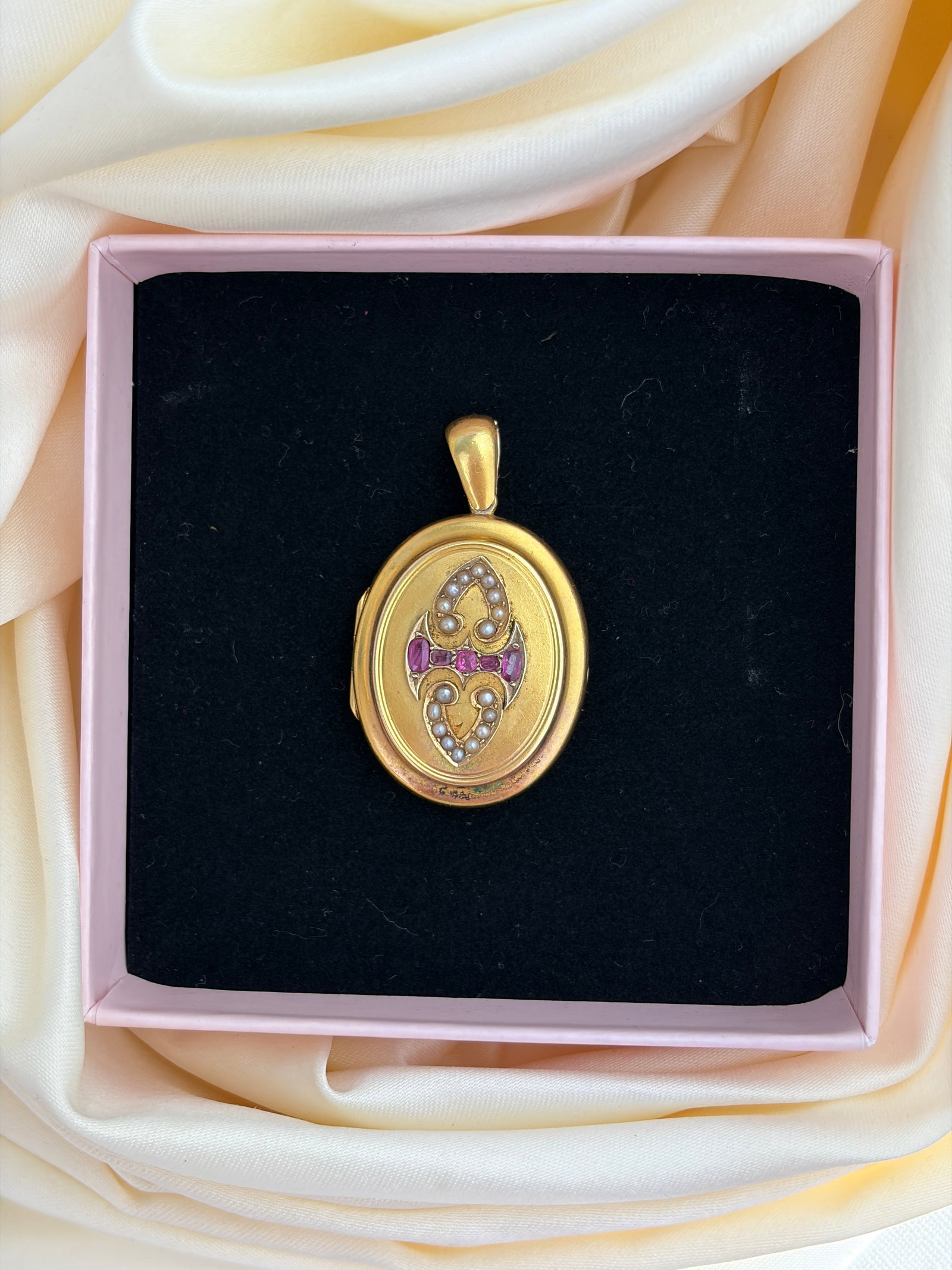 ANTIQUE 18CT YELLOW GOLD RUBY AND PEARL LOCKET PENDANT - 9