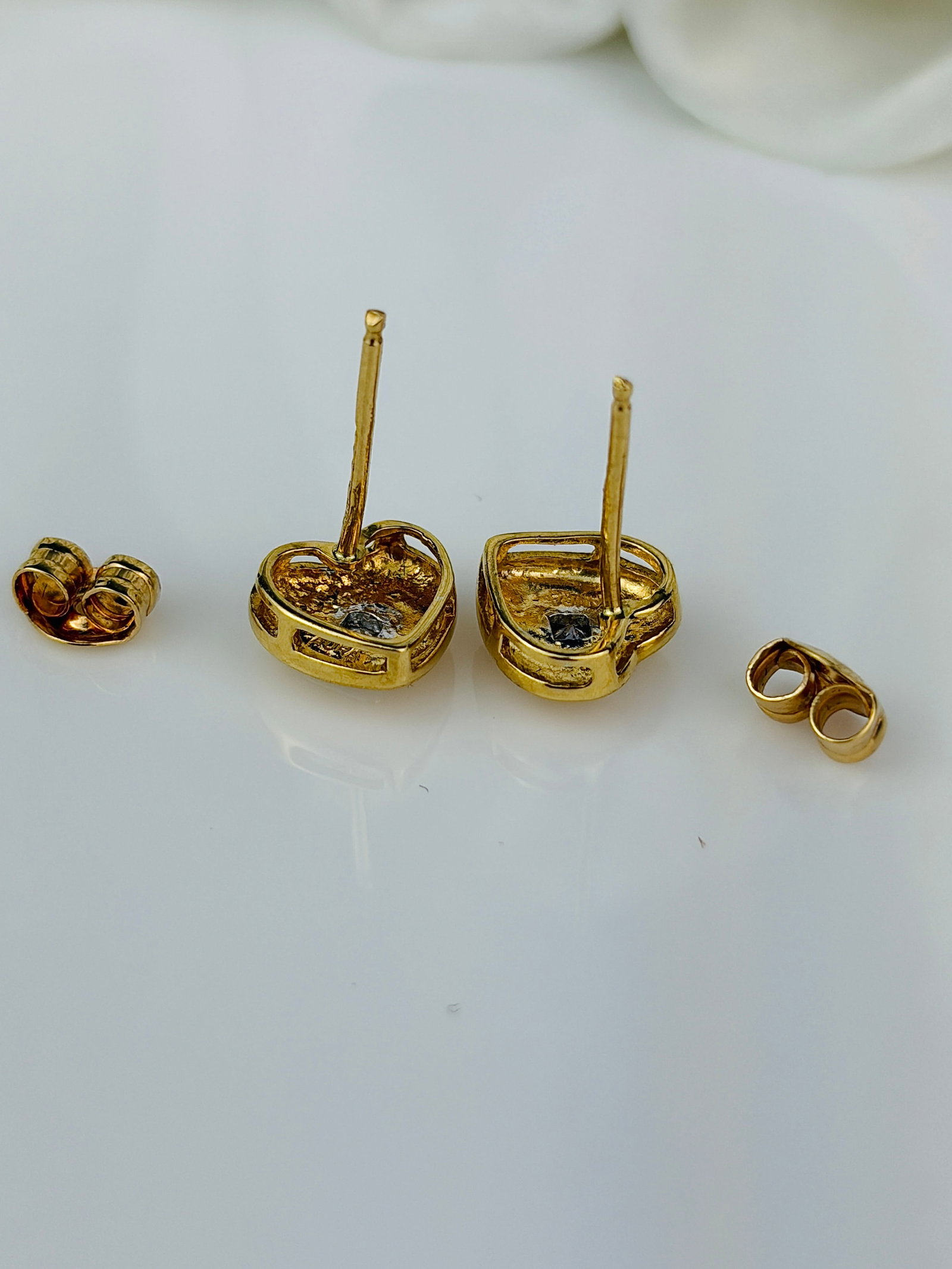 Vintage Diamond and 18 Carat Gold HEART DESIGN Stud Earrings - 4