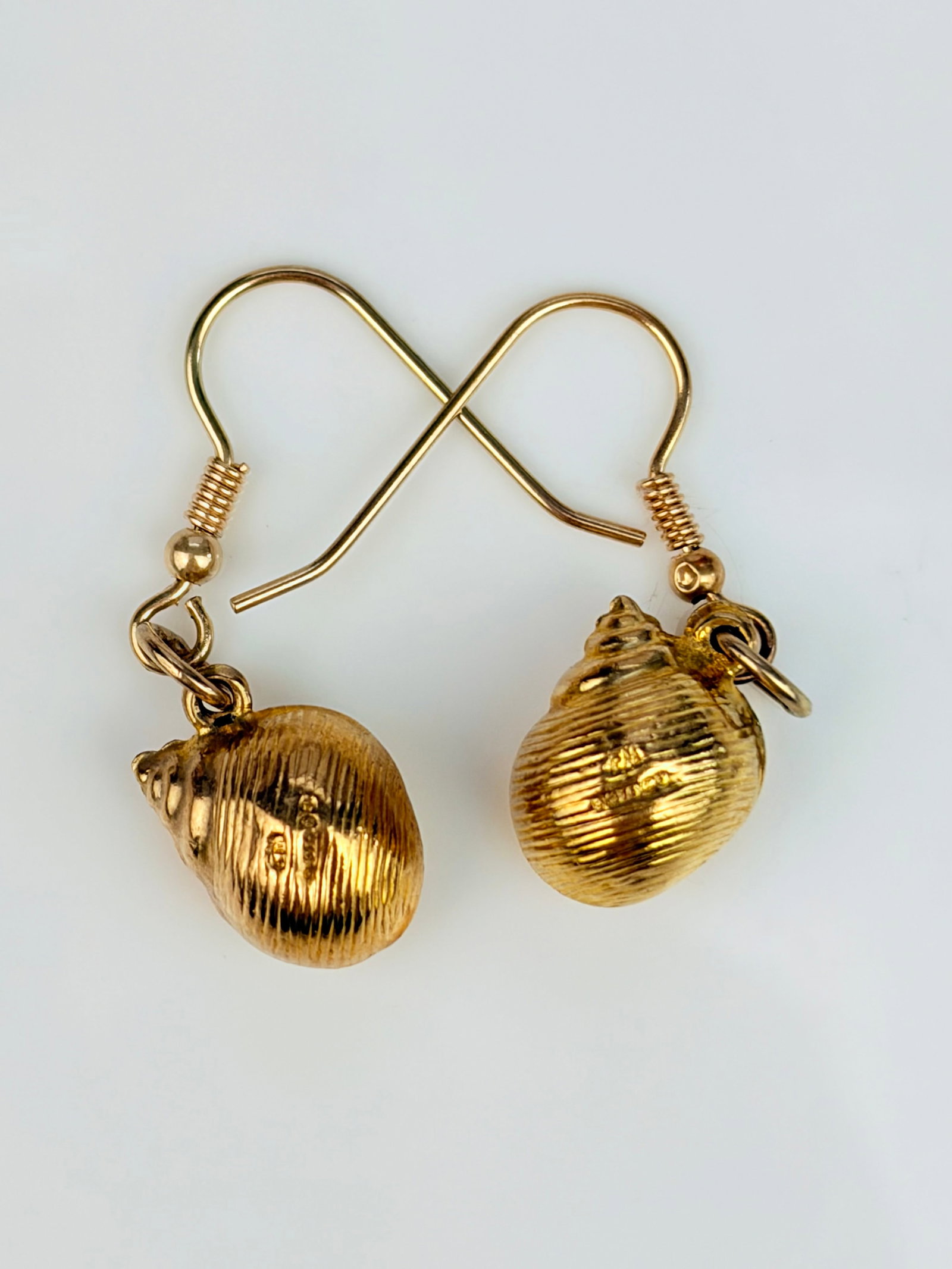 VINTAGE 9CT YELLOW GOLD SHELL DROP EARRINGS - 3