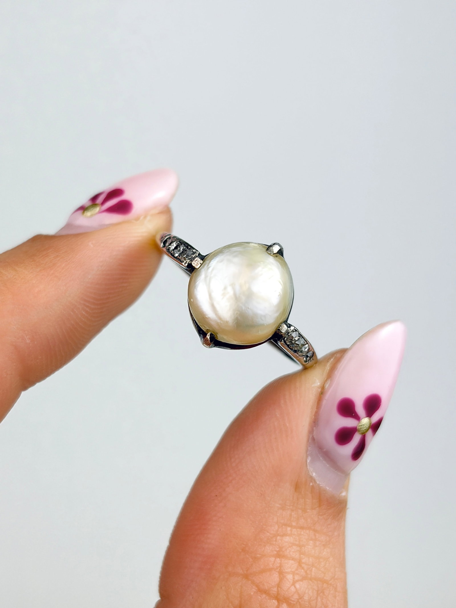 ANTIQUE BAROQUE PEARL AND DIAMOND RING IN WHITE GOLD - 6