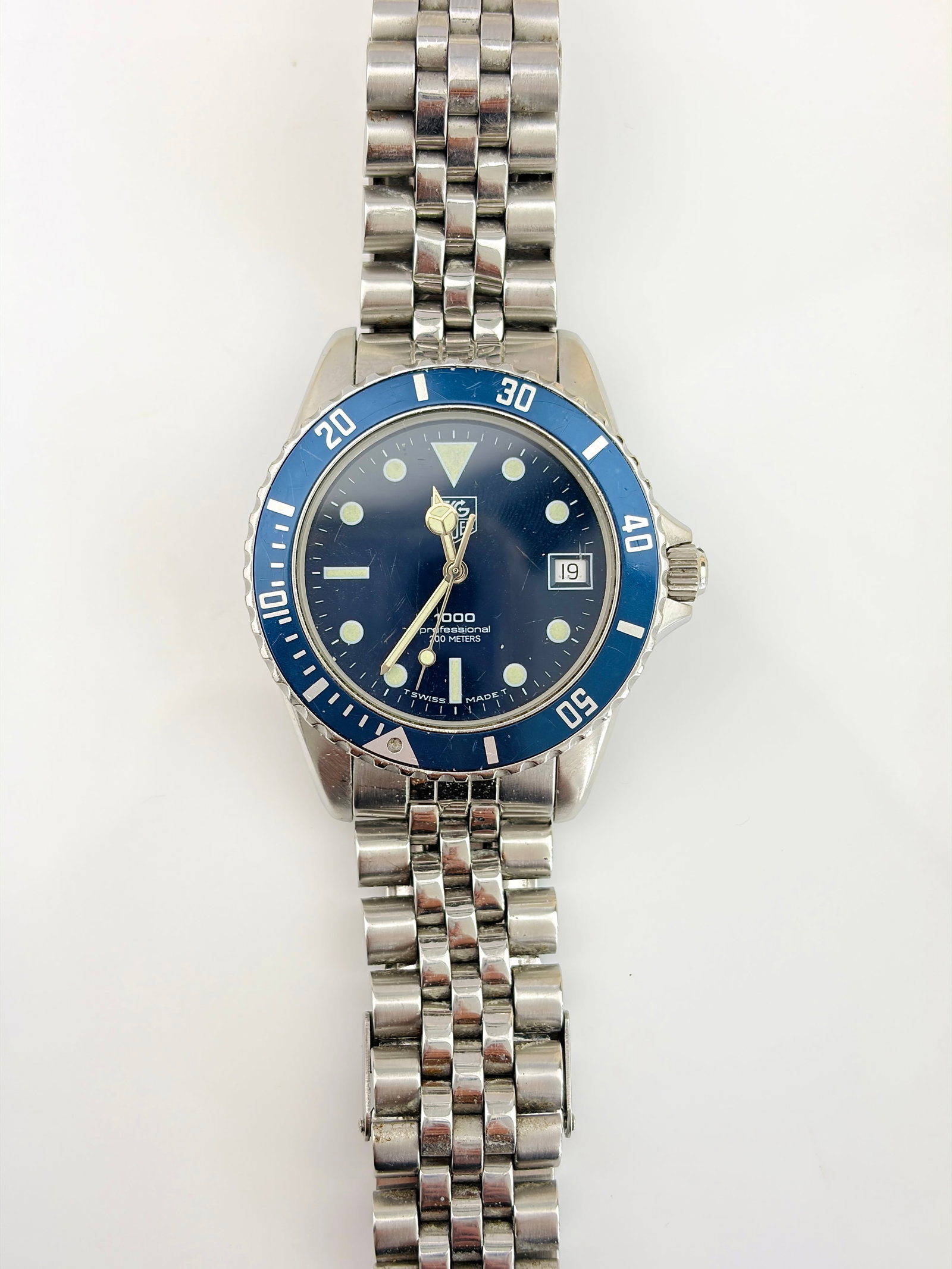 VINTAGE TAG HEUER 1000 PROFESSIONAL QUARTZ DIVER WATCH (1 of 6)
