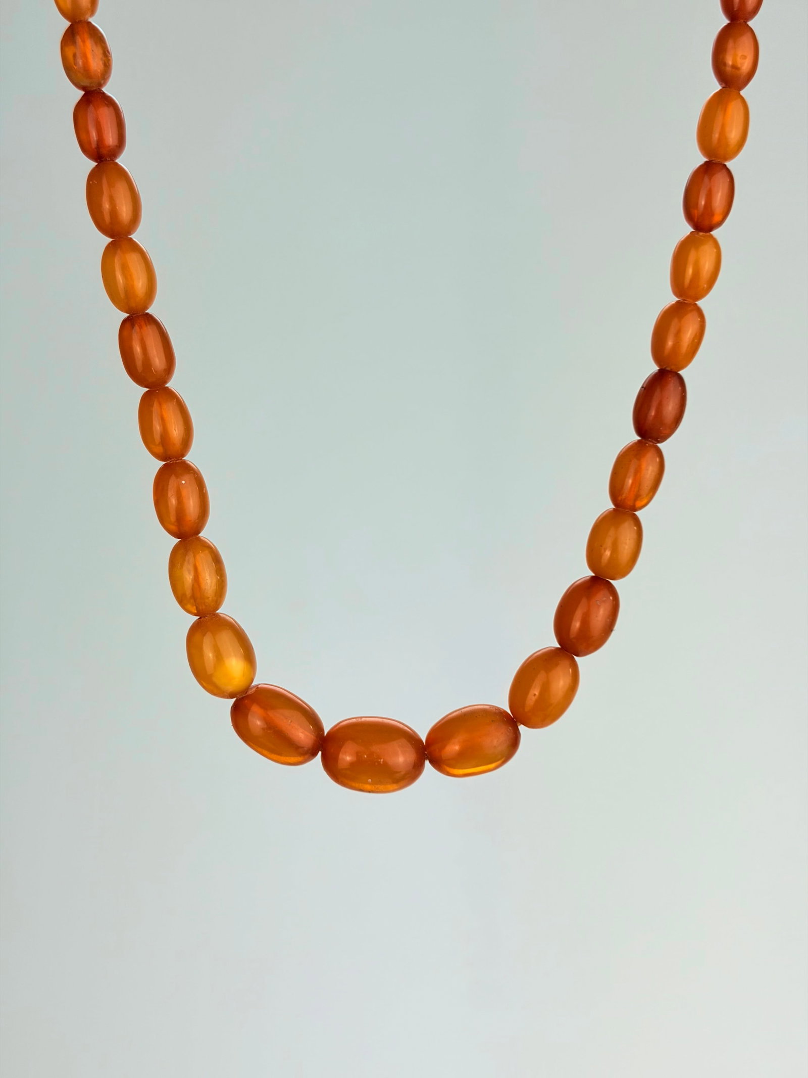 AMBER/BAKALITE BEAD NECKLACE (1 of 5)