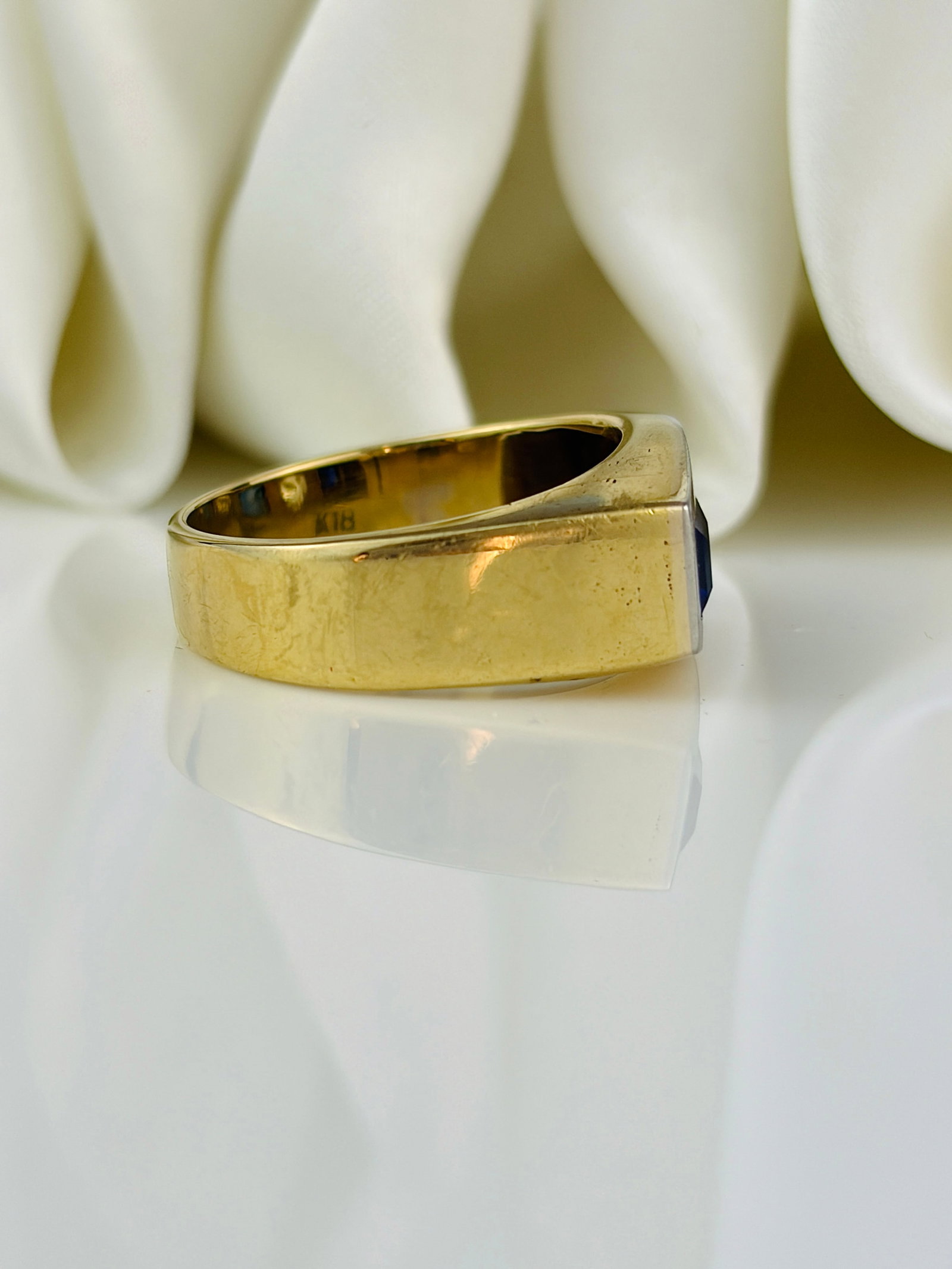 Huge Chunky Sapphire and Diamond 3 Stone Ring in 18ct Yellow Gold - 2