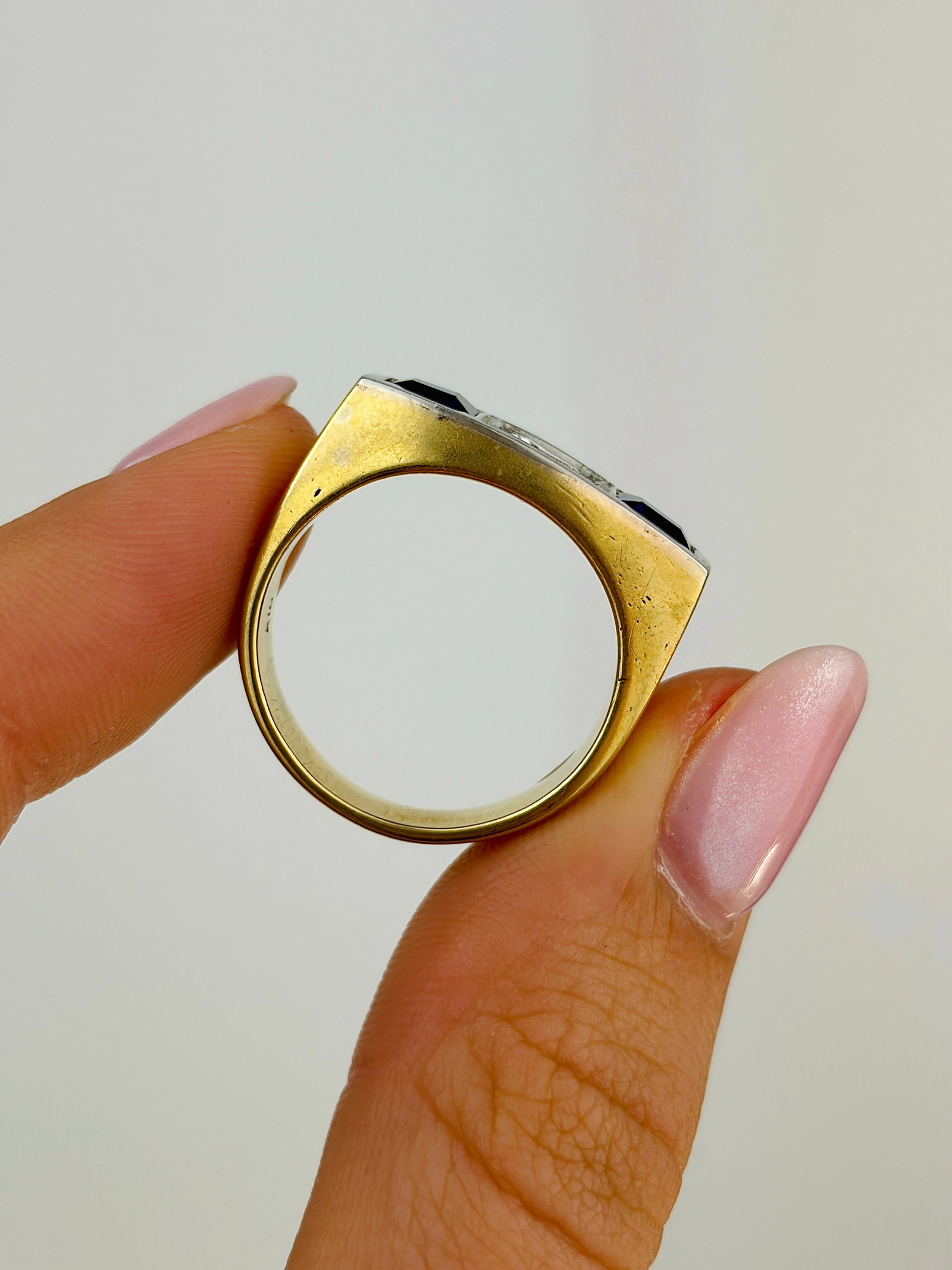 Huge Chunky Sapphire and Diamond 3 Stone Ring in 18ct Yellow Gold - 6