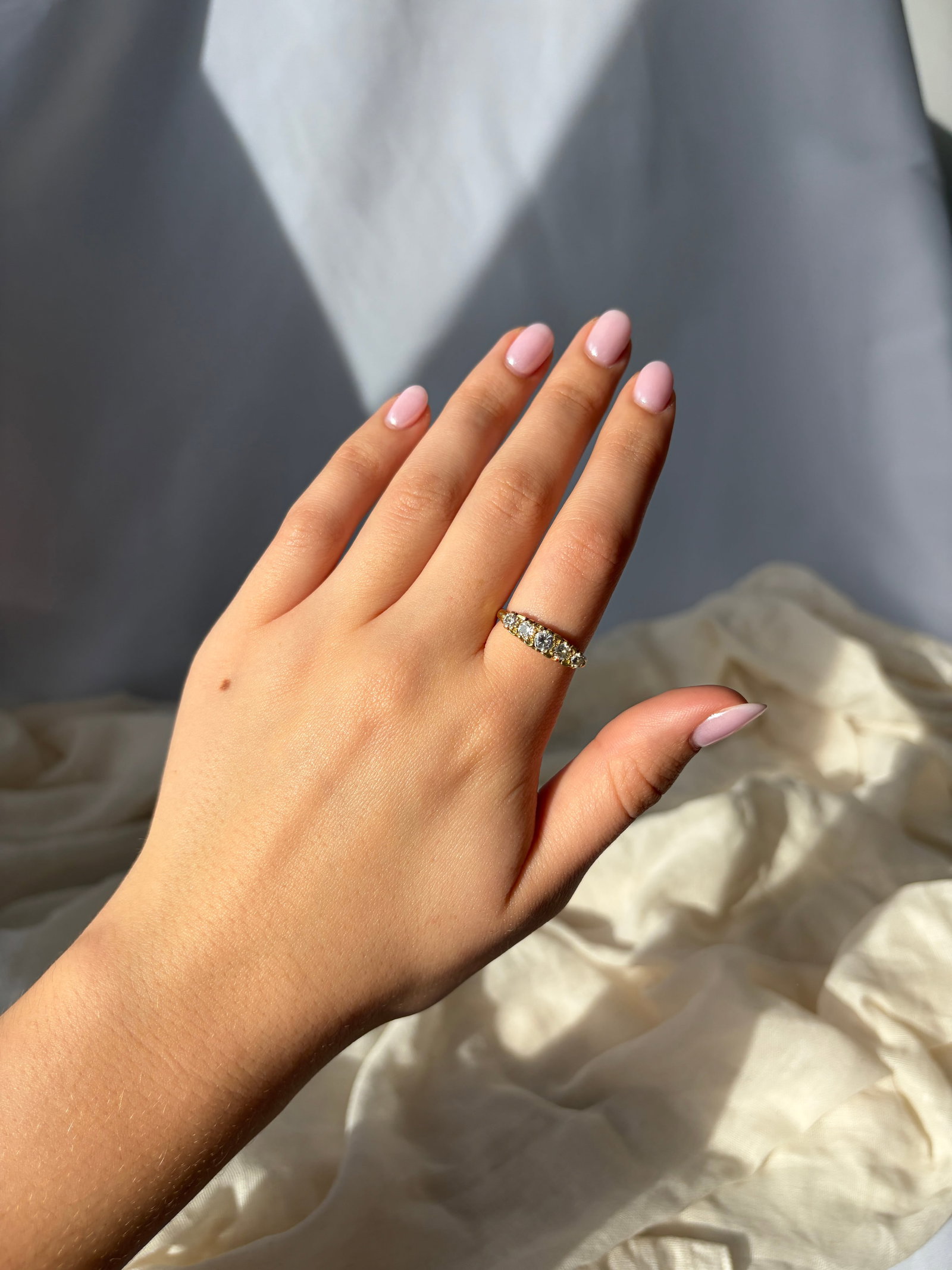 Chunky Antique 18ct Yellow Gold Diamond 5 Stone Ring with Diamond Points - 9