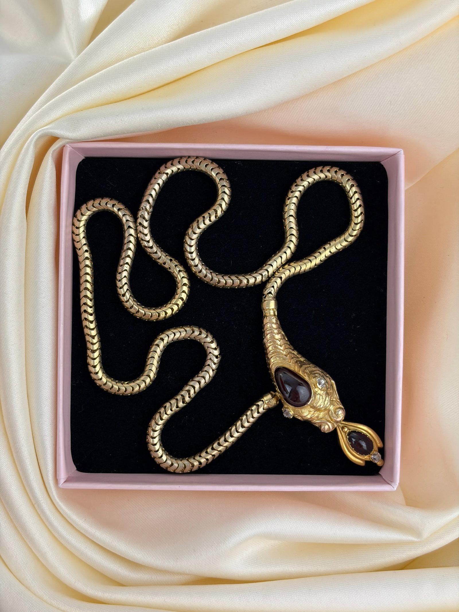 Antique Gold Cabochon Garnet and Diamond Snake Head Necklace - 8