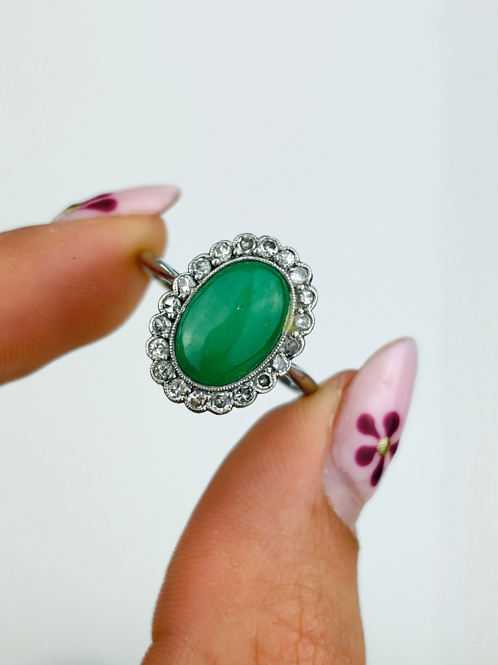 ANTIQUE ART DECO PLATINUM CABOCHON JADE AND DIAMOND CLUSTER RING - 5