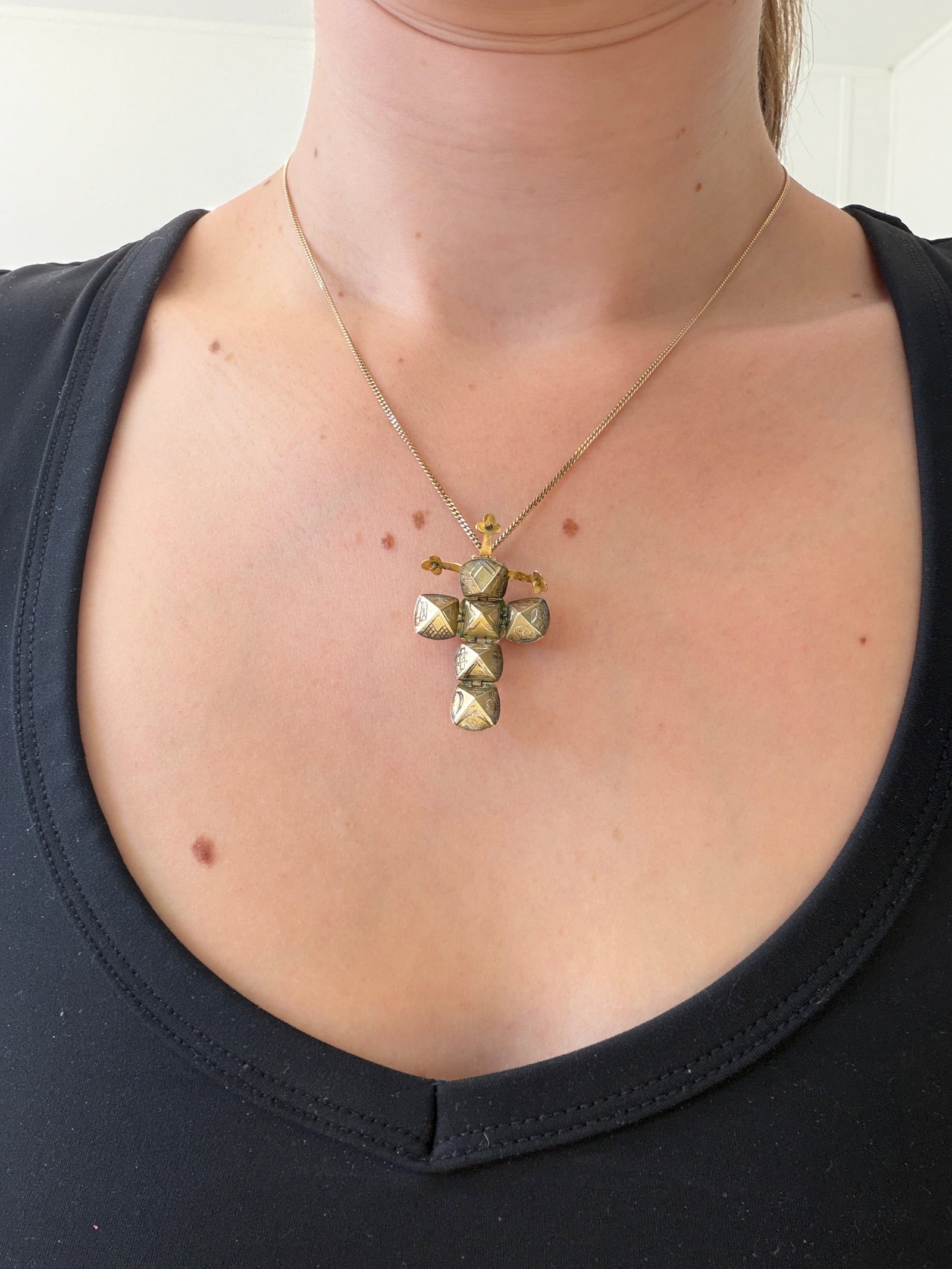 MASONIC OPENING ORB/CROSS PENDANT IN 9CT GOLD AND SILVER - 6