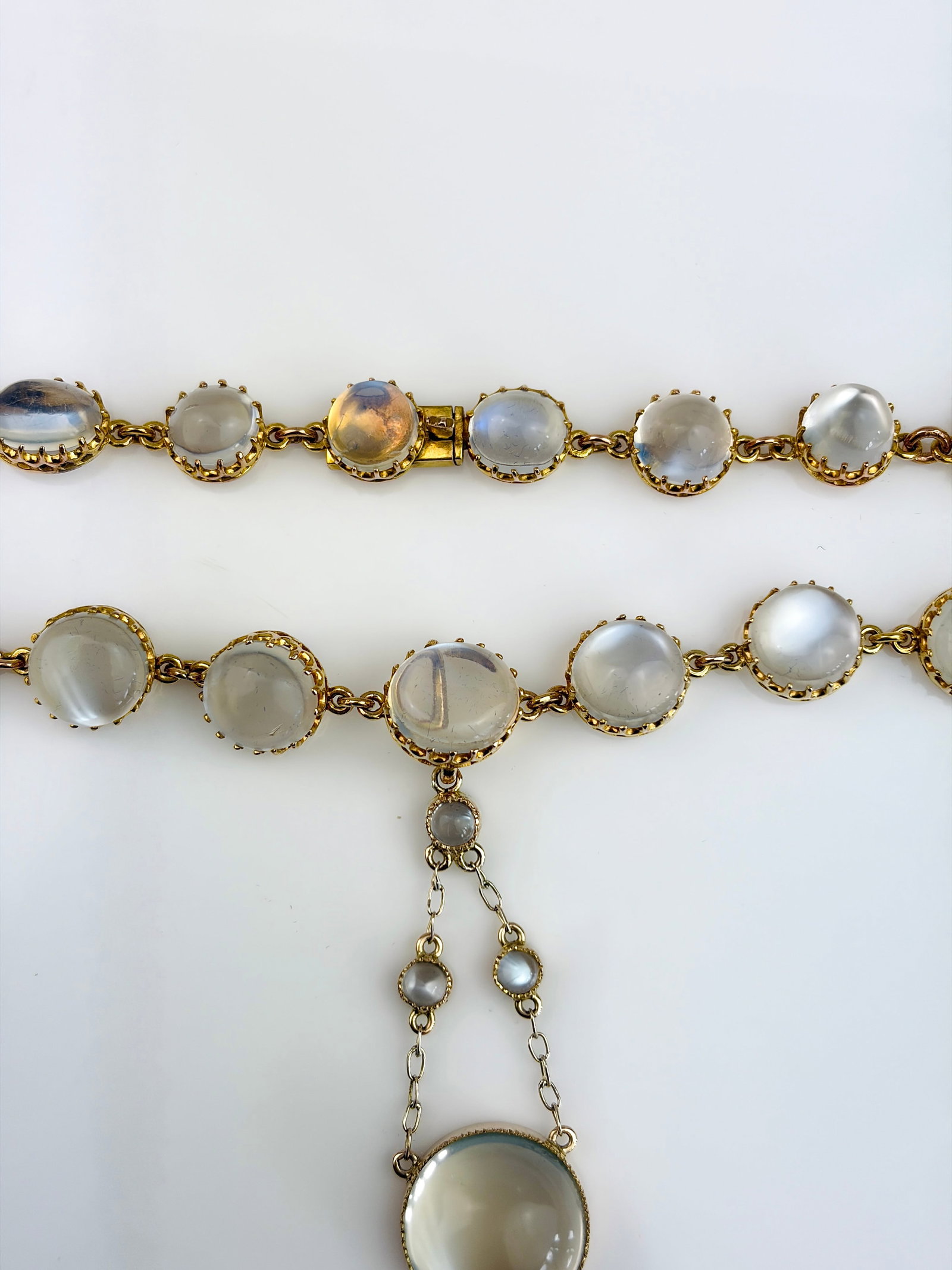 INCREDIBLE BOXED ANTIQUE 9CT YELLOW GOLD CABOCHON MOONSTONE NECKLACE WITH DETACHABLE DROP PENDANT - 9