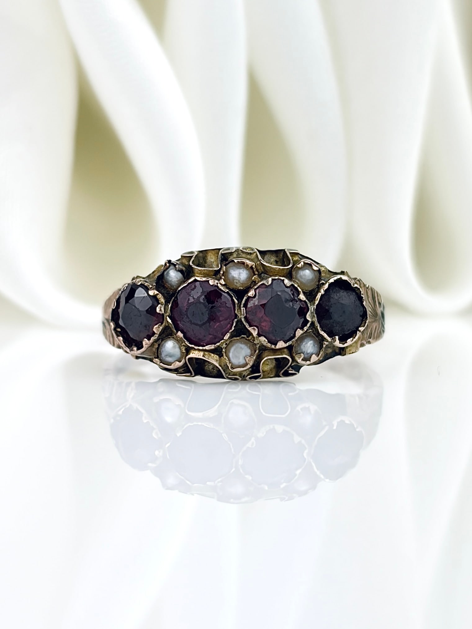 ANTIQUE VICTORIAN AMETHYST, RUBY AND PEARL FANCY RING IN 9CT GOLD (1 of 9)
