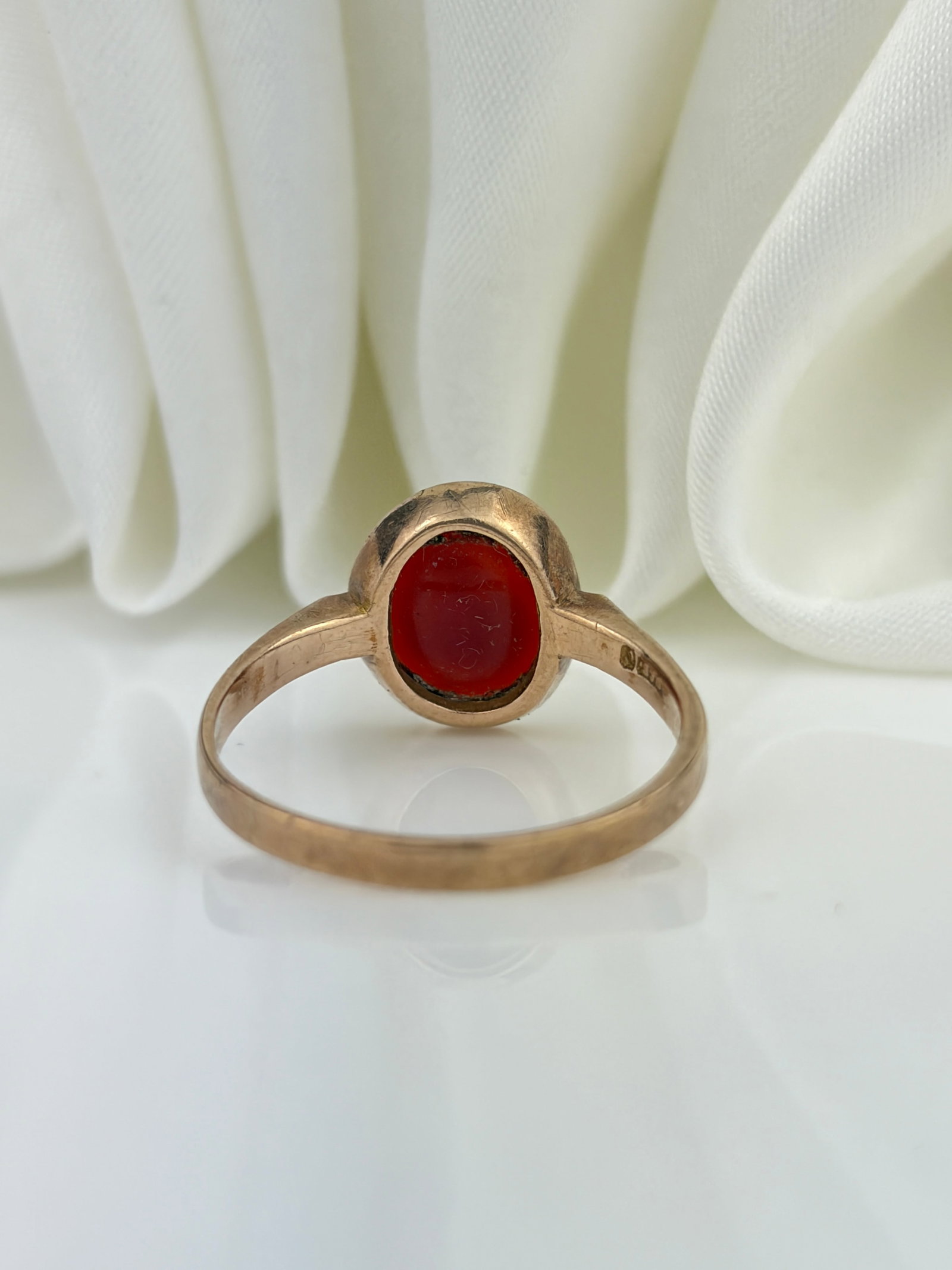 ANTIQUE BOXED 9CT YELLOW GOLD CARVED CARNELIAN INTAGLIO RING - 4