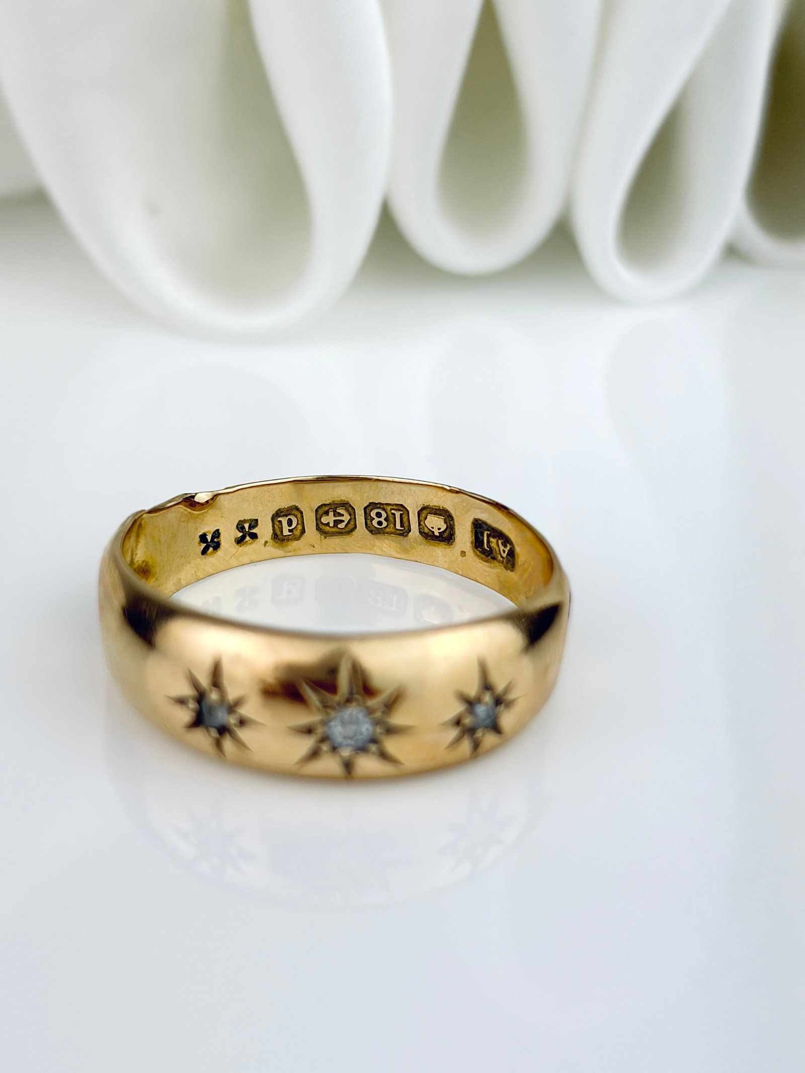 ANTIQUE C.1903 18CT YELLOW GOLD DIAMOND 3 STONE STARBURST RING - 4