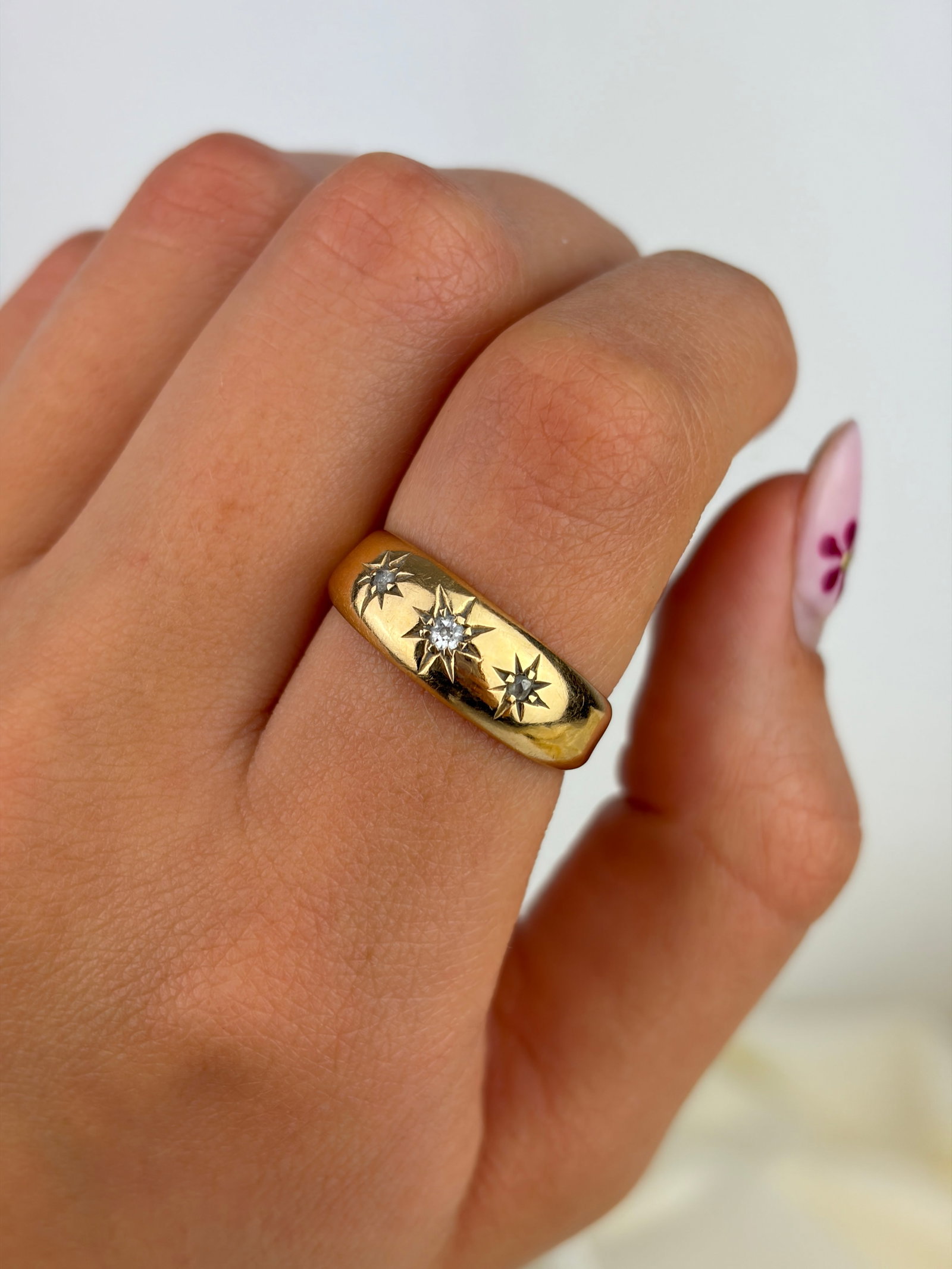 ANTIQUE C.1903 18CT YELLOW GOLD DIAMOND 3 STONE STARBURST RING - 9