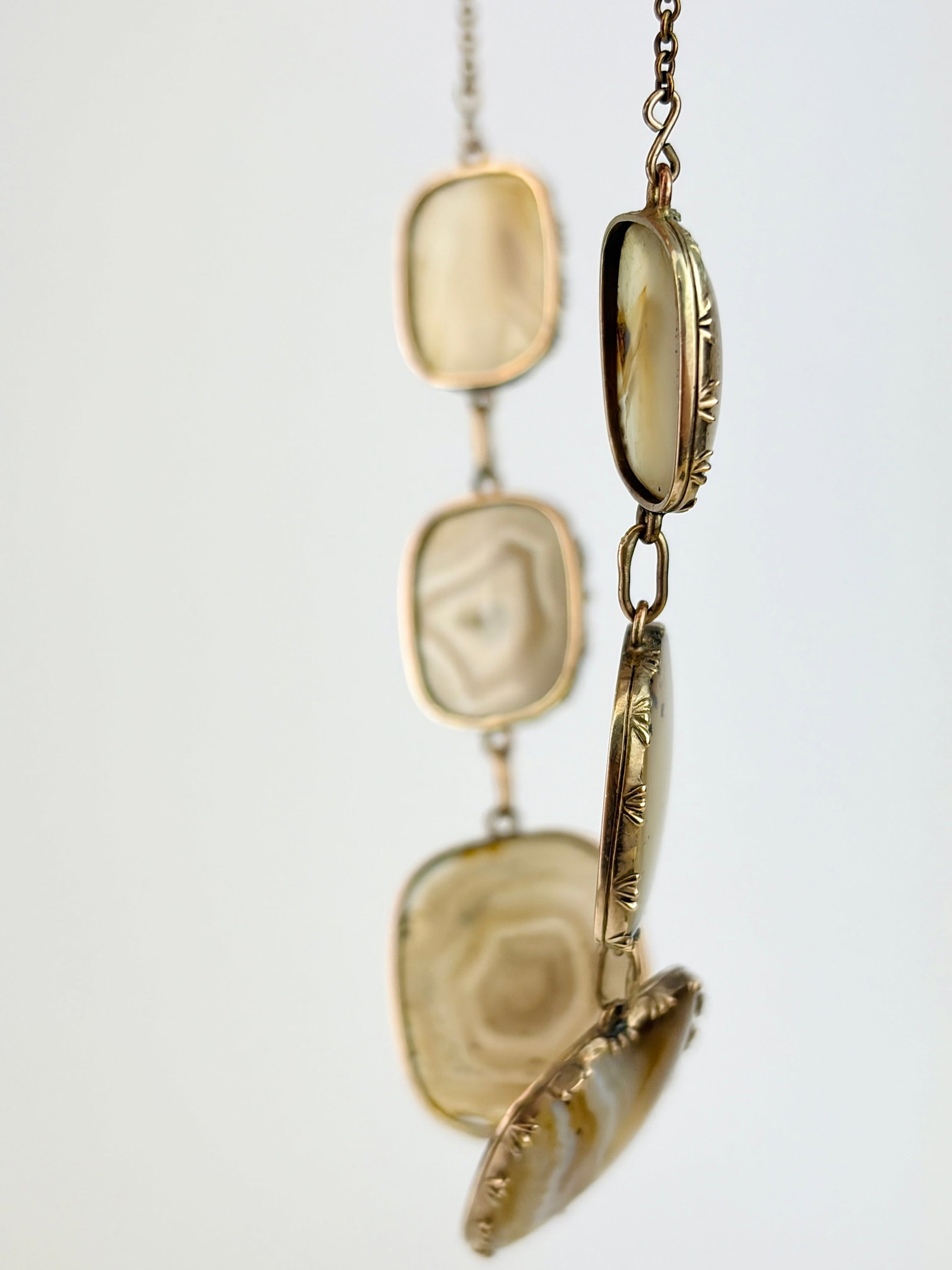 ANTIQUE GEORGIAN ERA 9CT GOLD BANDED AGATE NECKLACE - 2