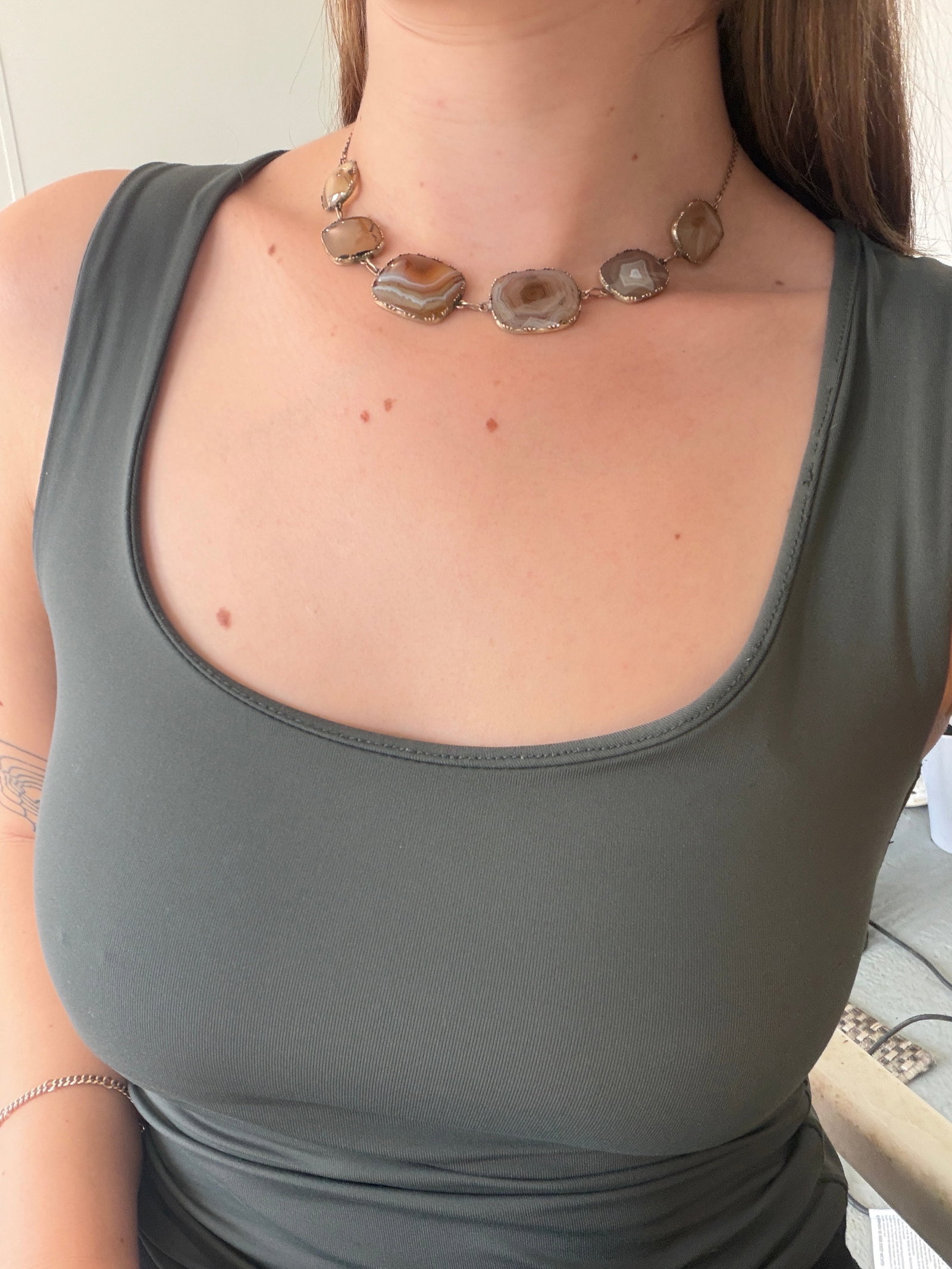 ANTIQUE GEORGIAN ERA 9CT GOLD BANDED AGATE NECKLACE - 7