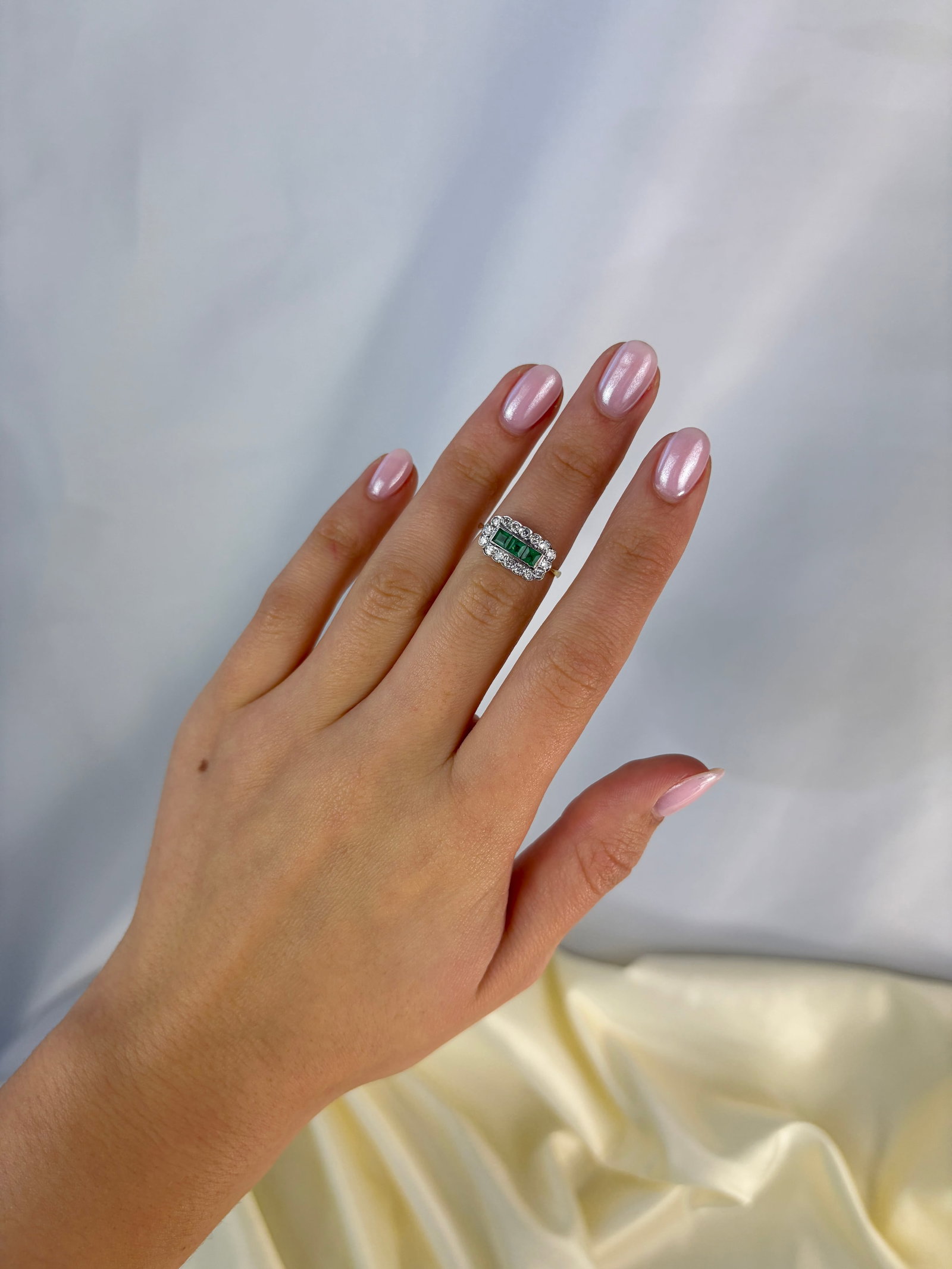 Emerald and Diamond 18ct Gold Three Stone Cluster Ring - 8