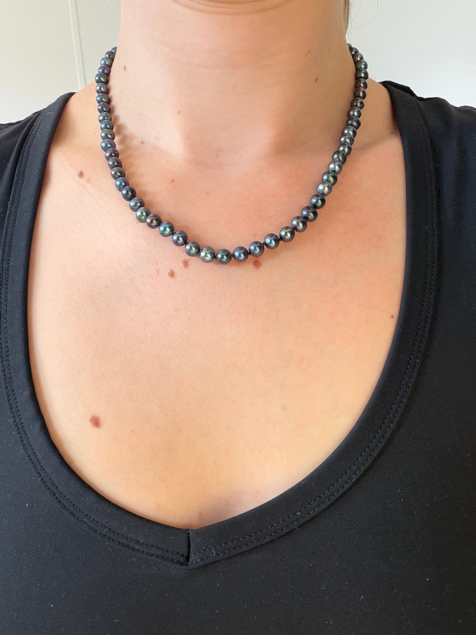 HEMATITE BEADED NECKLACE WITH 9CT GOLD CLASP - 4
