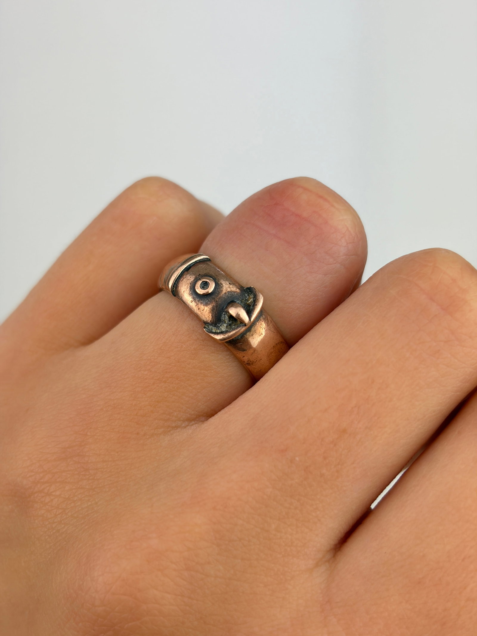 9CT GOLD FILLED BUCKLE BAND RING - 8