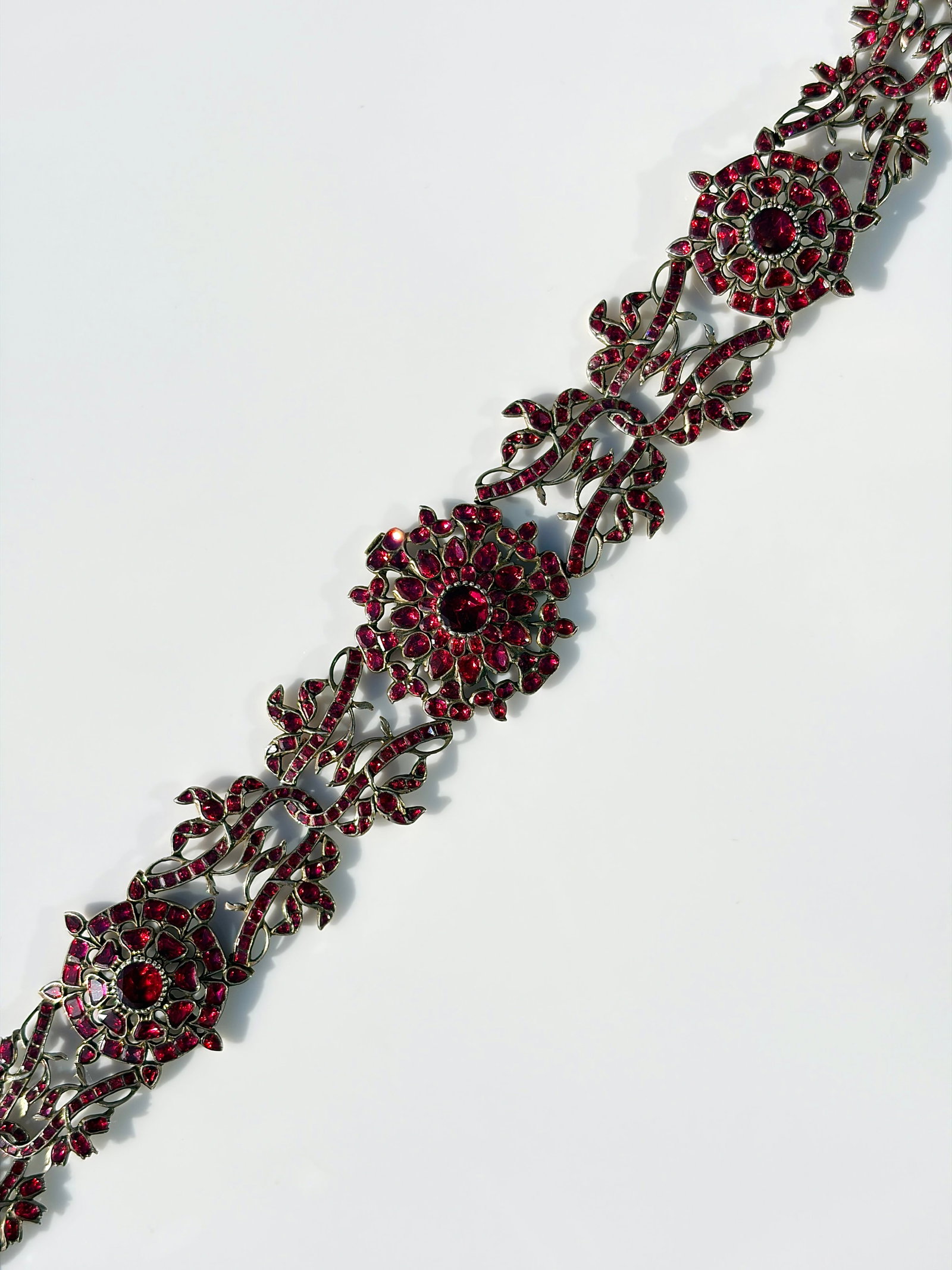 ANTIQUE GEORGIAN FLAT CUT GARNET 18CT GOLD CLUSTER RIVIERE NECKLACE IN BOX - 2
