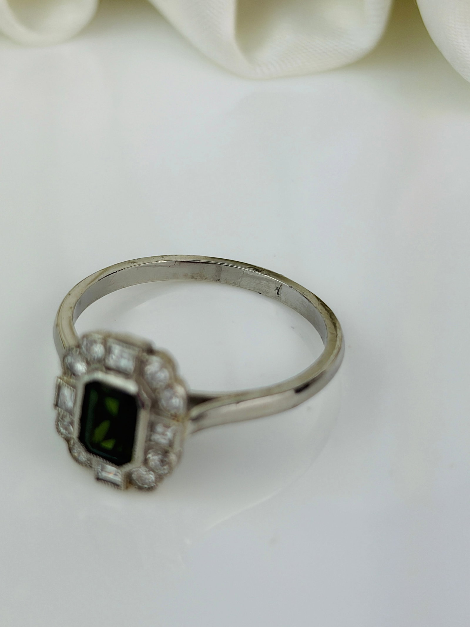 Art Deco Era Green Tourmaline and Diamond Ring In Platinum - 4