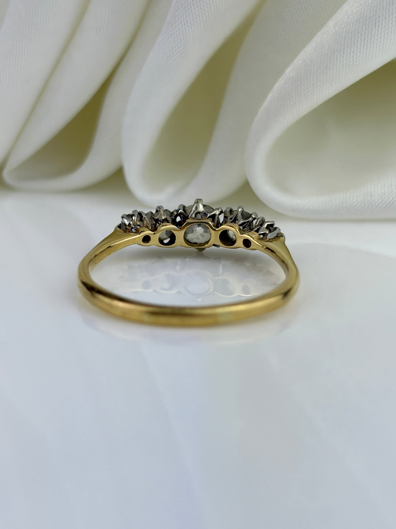 ANTIQUE 18CT YELLOW GOLD DIAMOND 5 STONE RING - 3