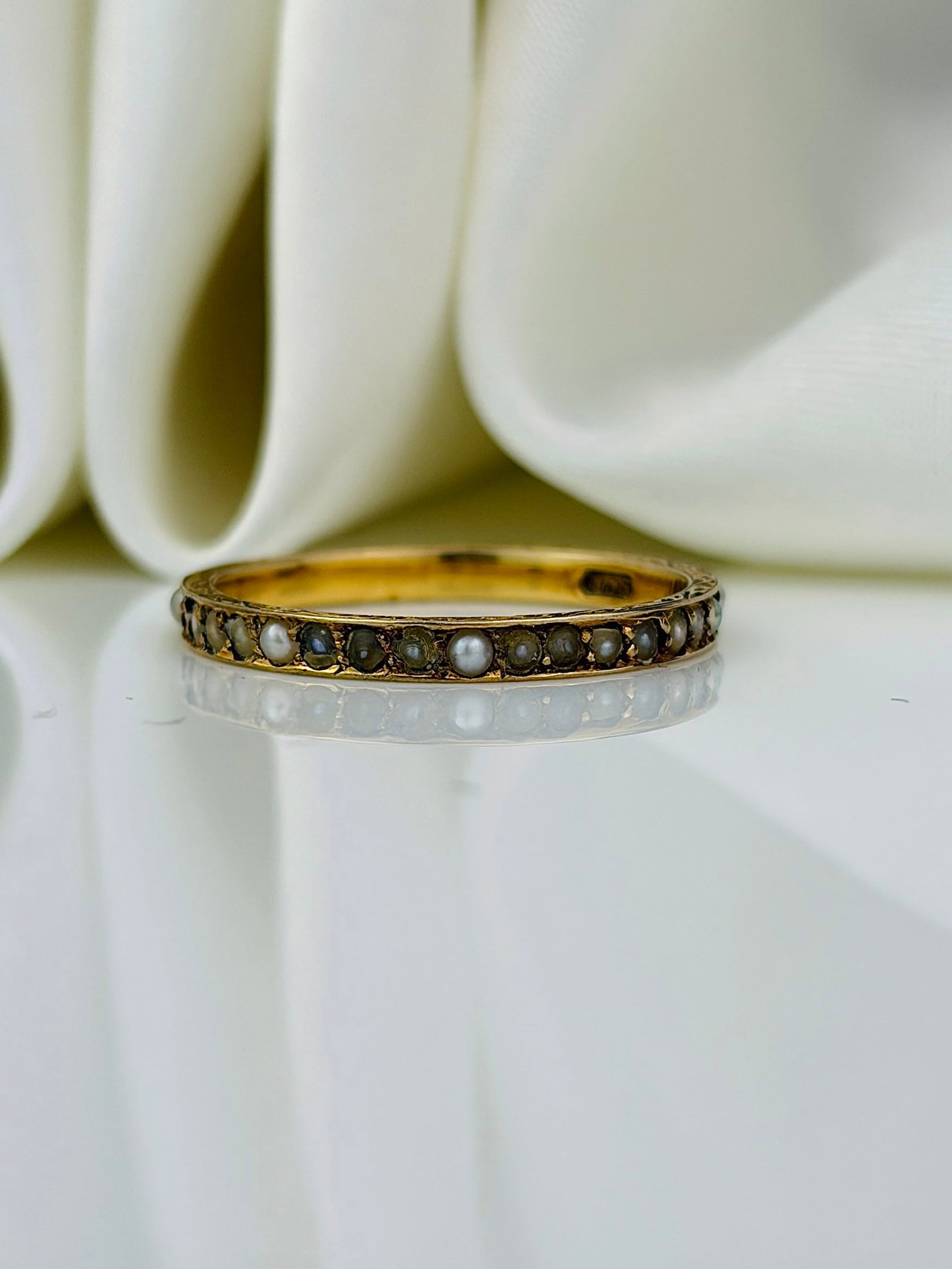antique 9ct gold pearl full eternity band ring: antique 9ct gold pearl full eternity band ring