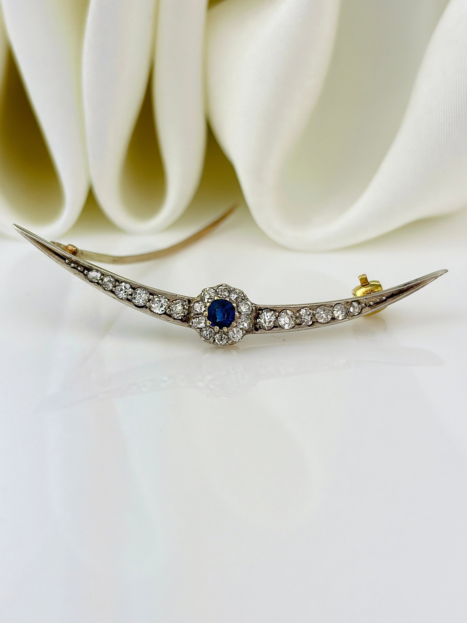 Antique Gold Sapphire and Diamond Crescent / Flower Brooch in Fitted Box - 8