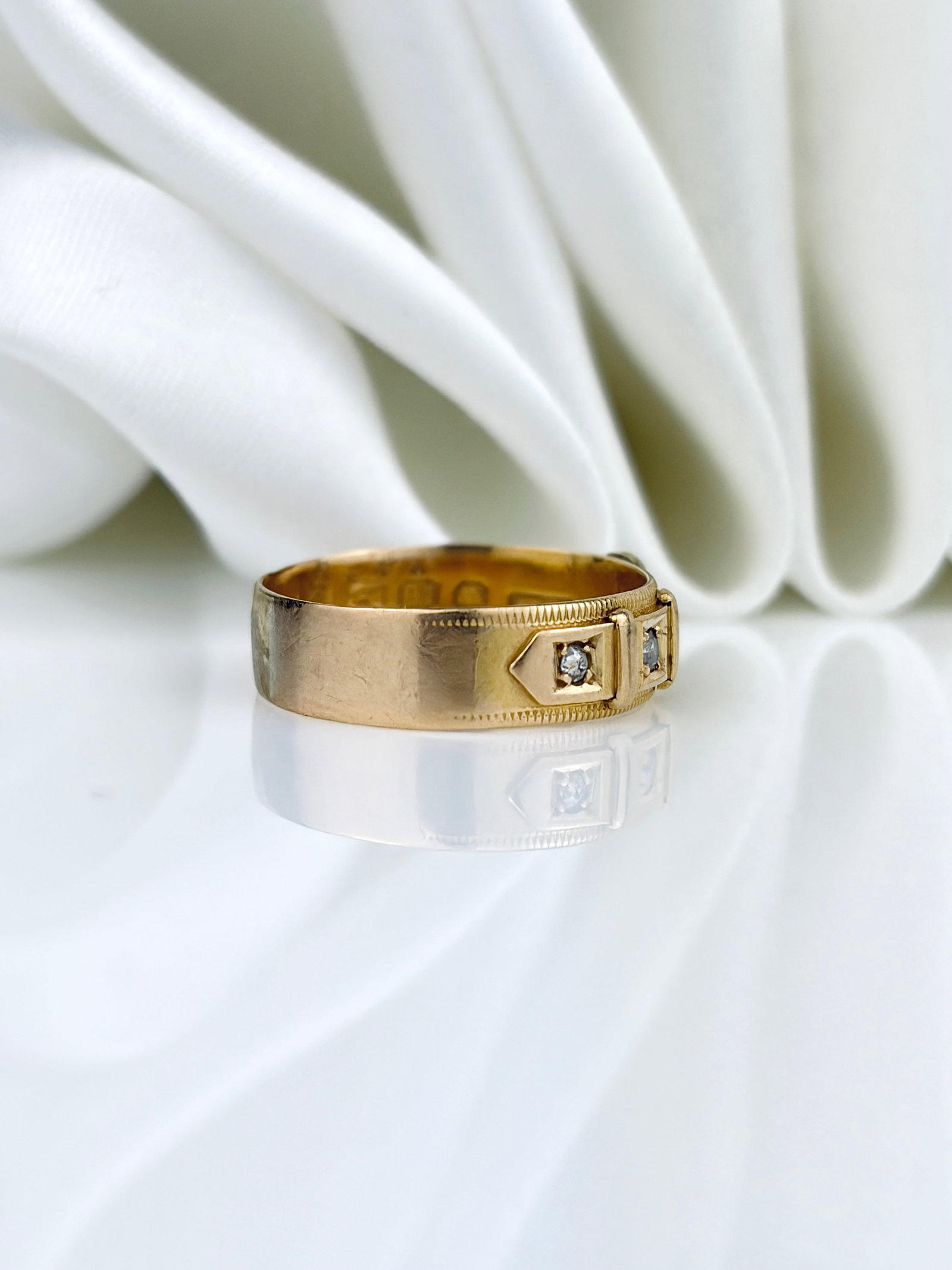 ANTIQUE C.1890 18CT YELLOW GOLD DIAMOND 3 STONE BUCKLE RING - 2
