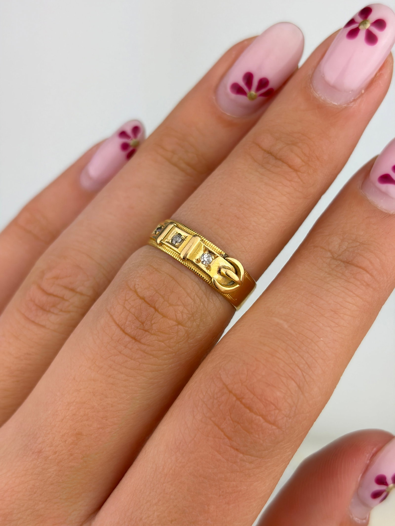 ANTIQUE C.1890 18CT YELLOW GOLD DIAMOND 3 STONE BUCKLE RING - 8