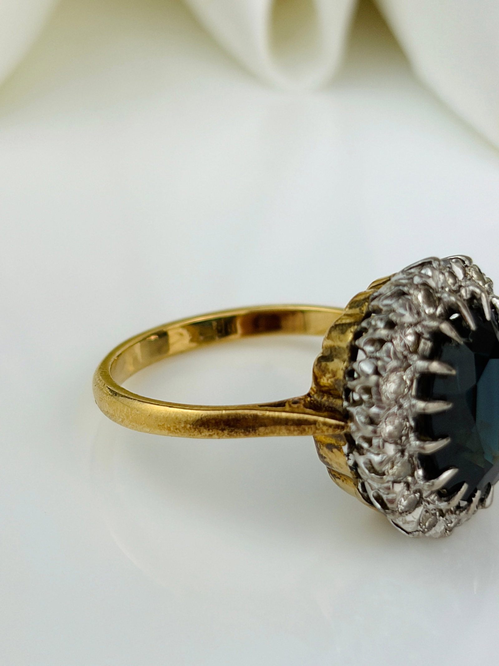 Vintage 18ct yellow gold green tourmaline and diamond cluster ring - 5