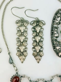 MIXED LOT SILVER AMBER NECKLACE AND EARRINGS PIG BROOCH - 2