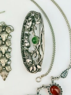 MIXED LOT SILVER AMBER NECKLACE AND EARRINGS PIG BROOCH - 3
