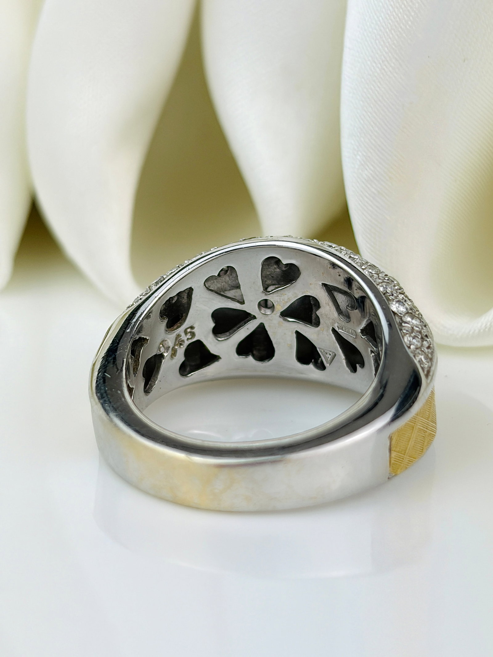 Italian 18 Carat White and Yellow Gold Diamond wide band style Ring - 3